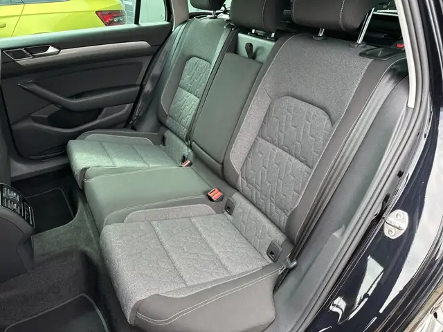 Volkswagen Passat view 12