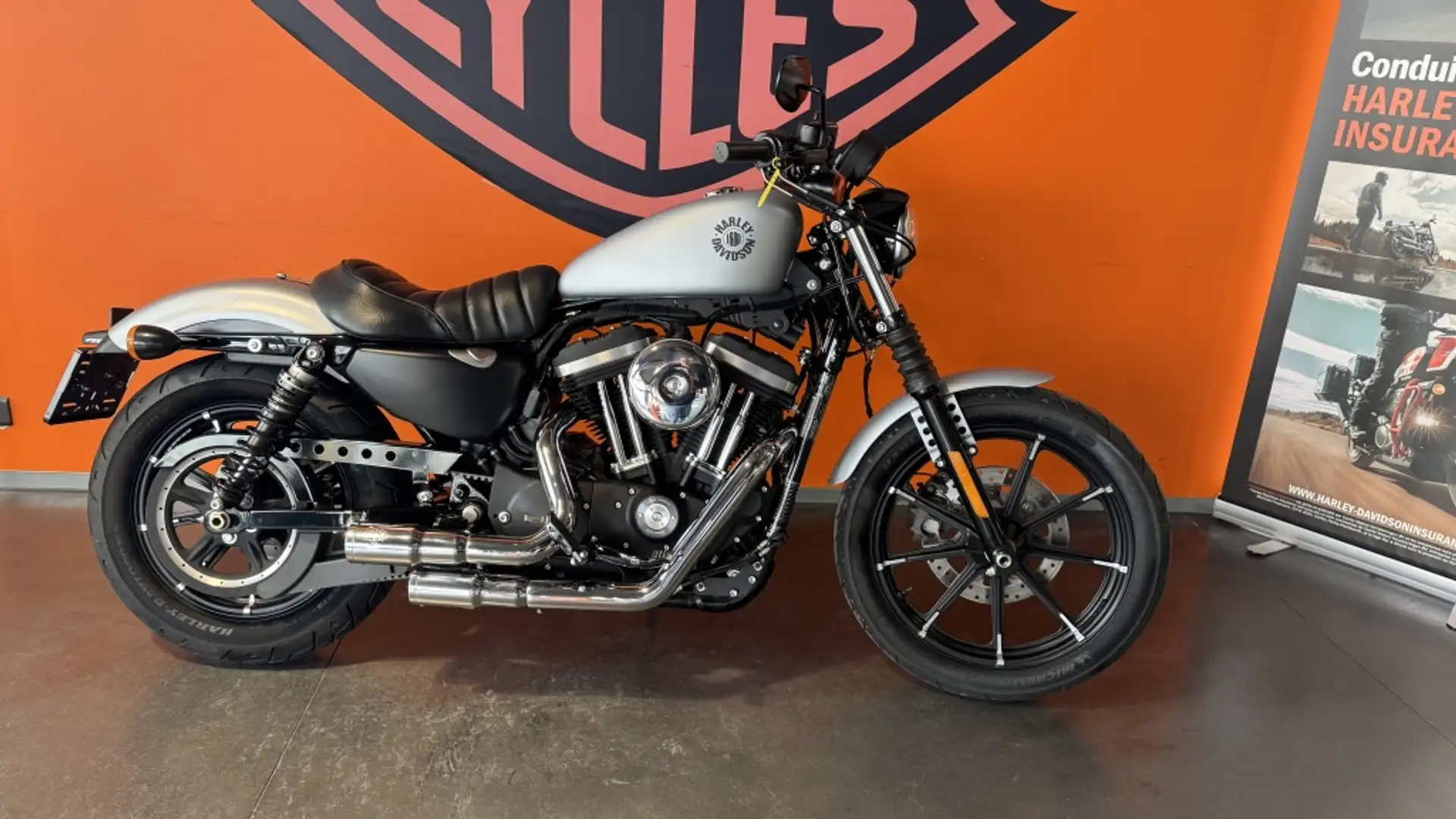 Harley-Davidson Iron 883 Chopper Gris - 1