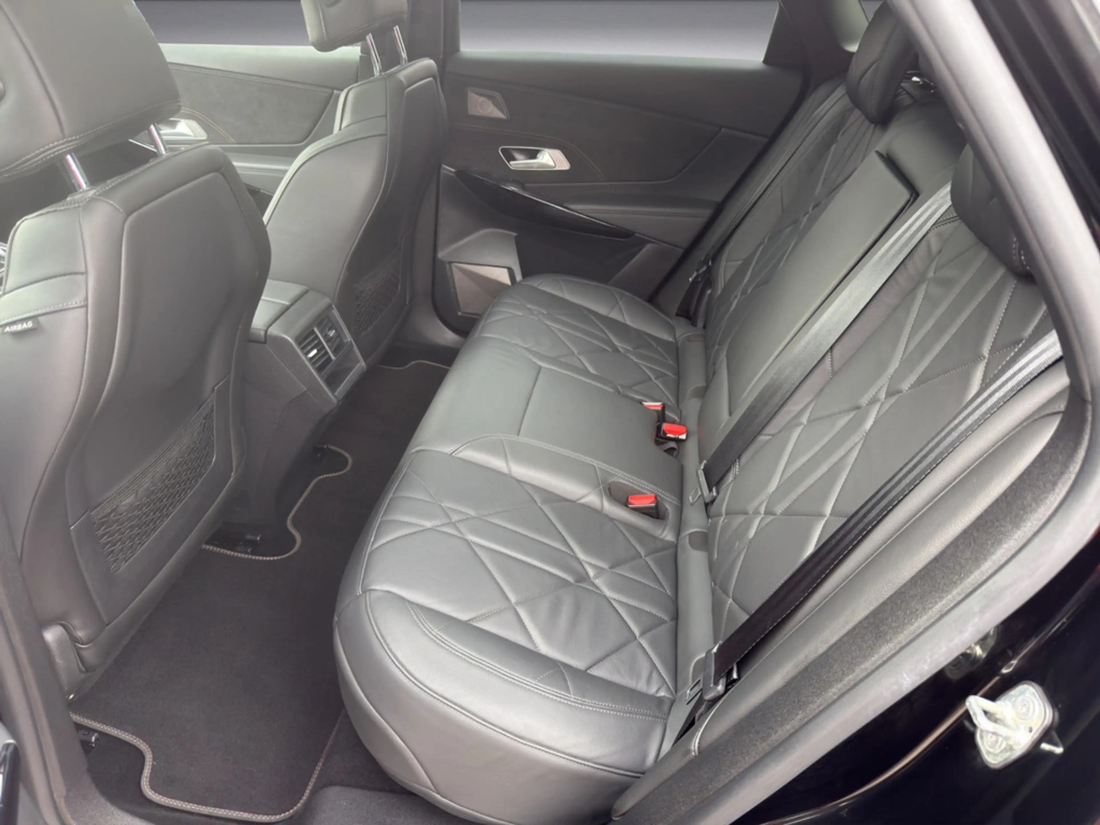 DS Automobiles DS 7 Crossback — photo 11