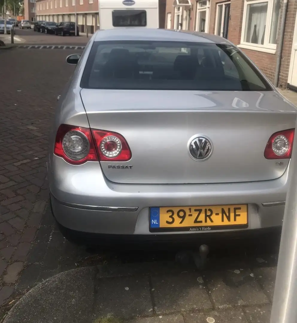 Volkswagen Passat 1.8 TFSI Comfortline Grijs - 2