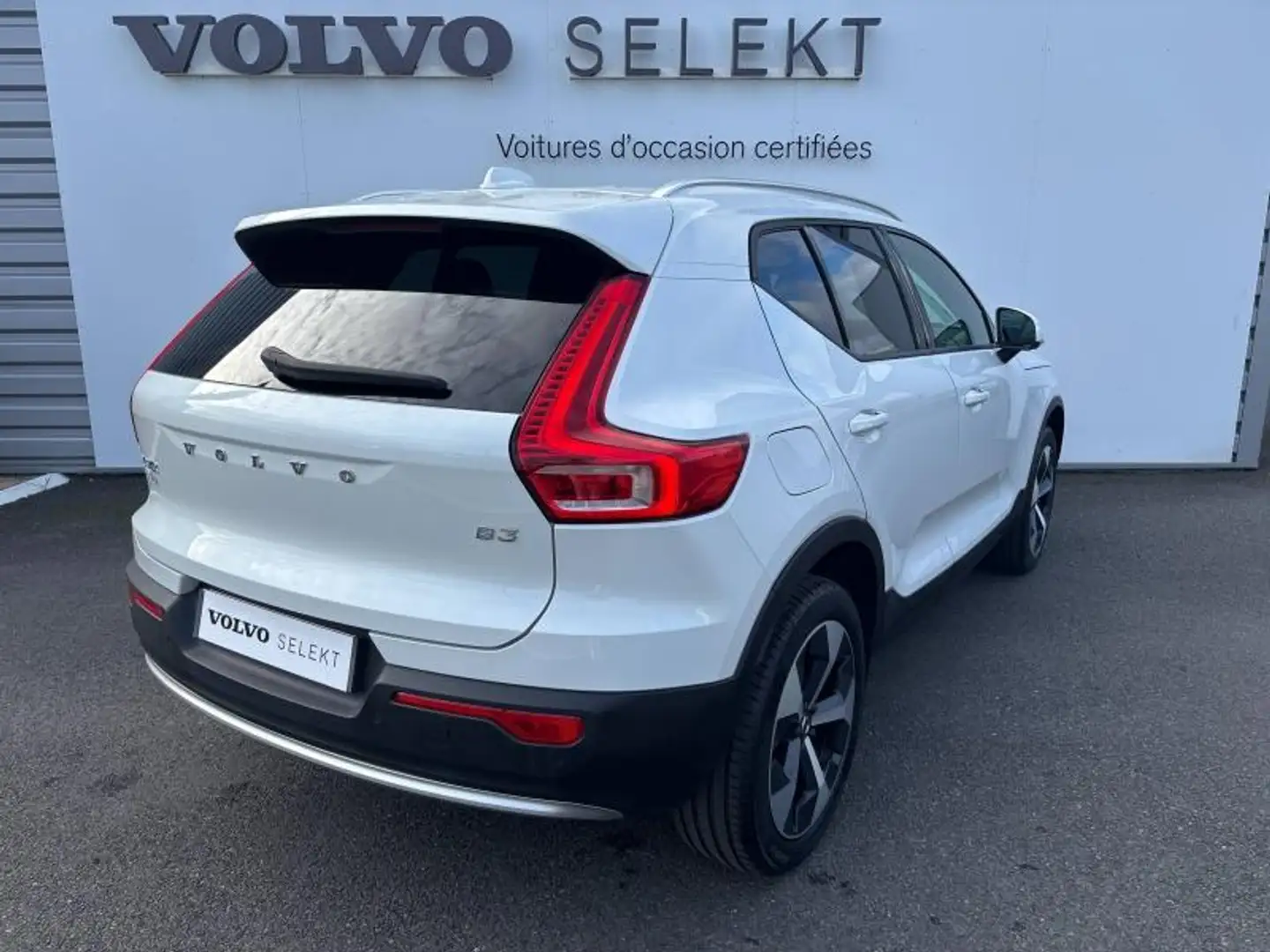 Volvo XC40 B3 163ch Start DCT 7 Blanc - 2