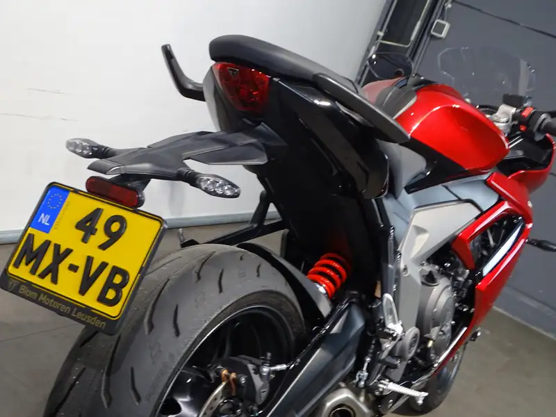 Triumph Daytona 660 - foto 5