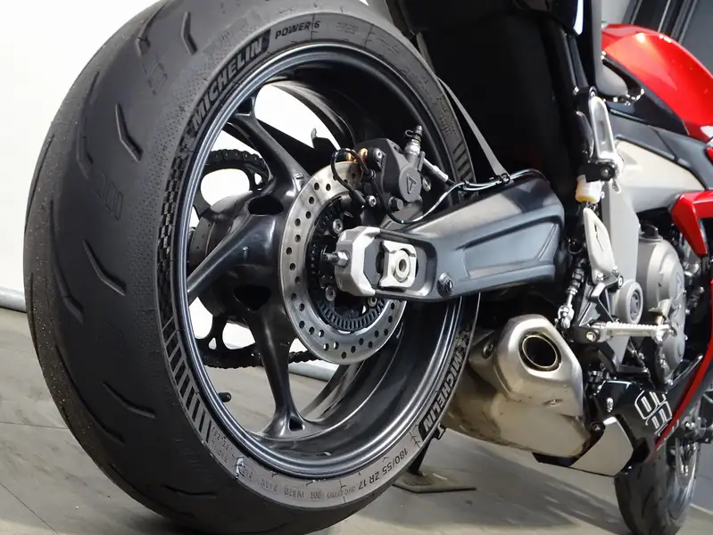 Triumph Daytona 660 - foto 8