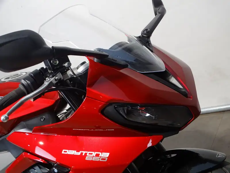 Triumph Daytona 660 - foto 4