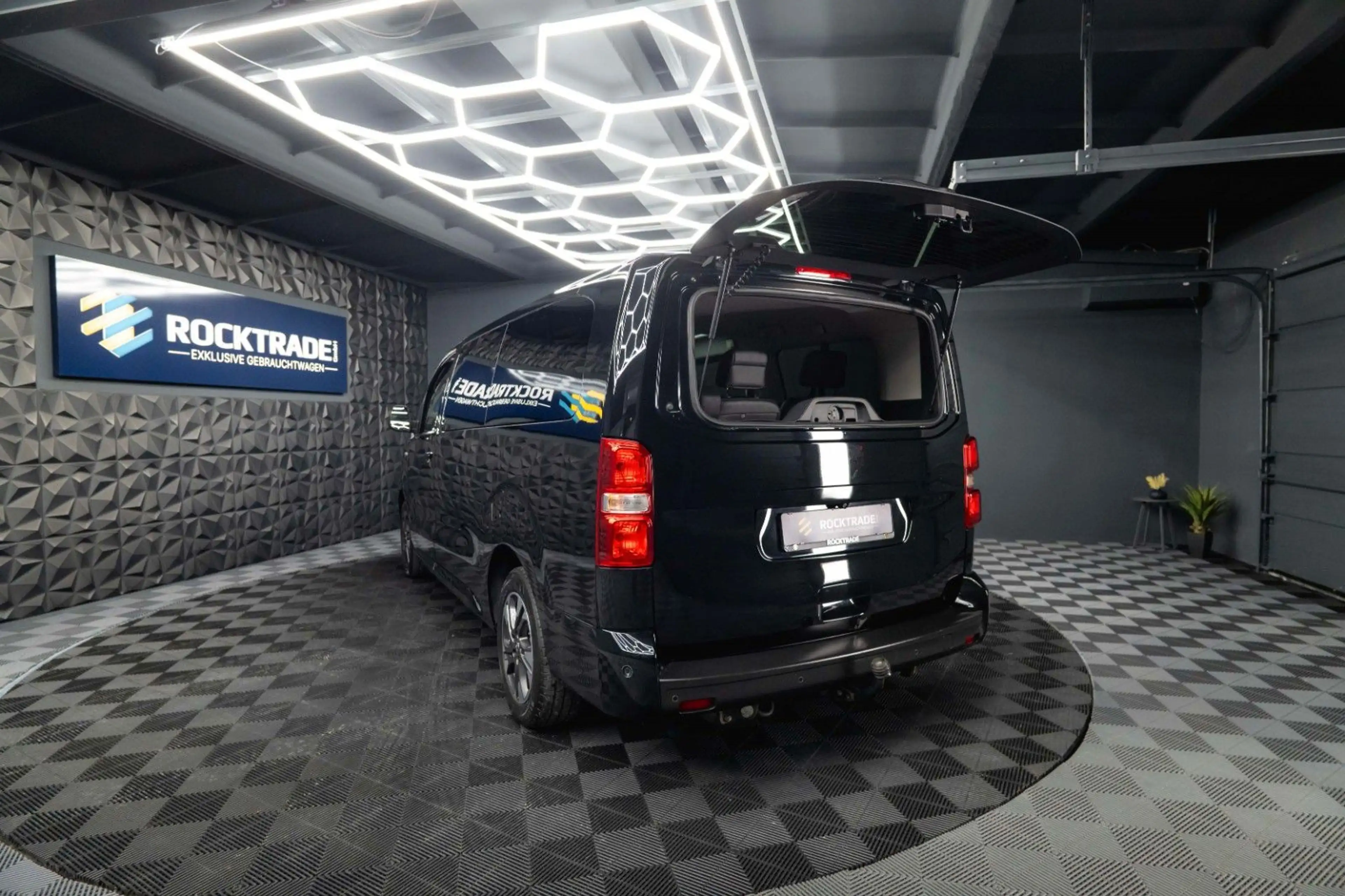 Opel Zafira Life Innovation L3 Black Edition *Pano* — photo 12