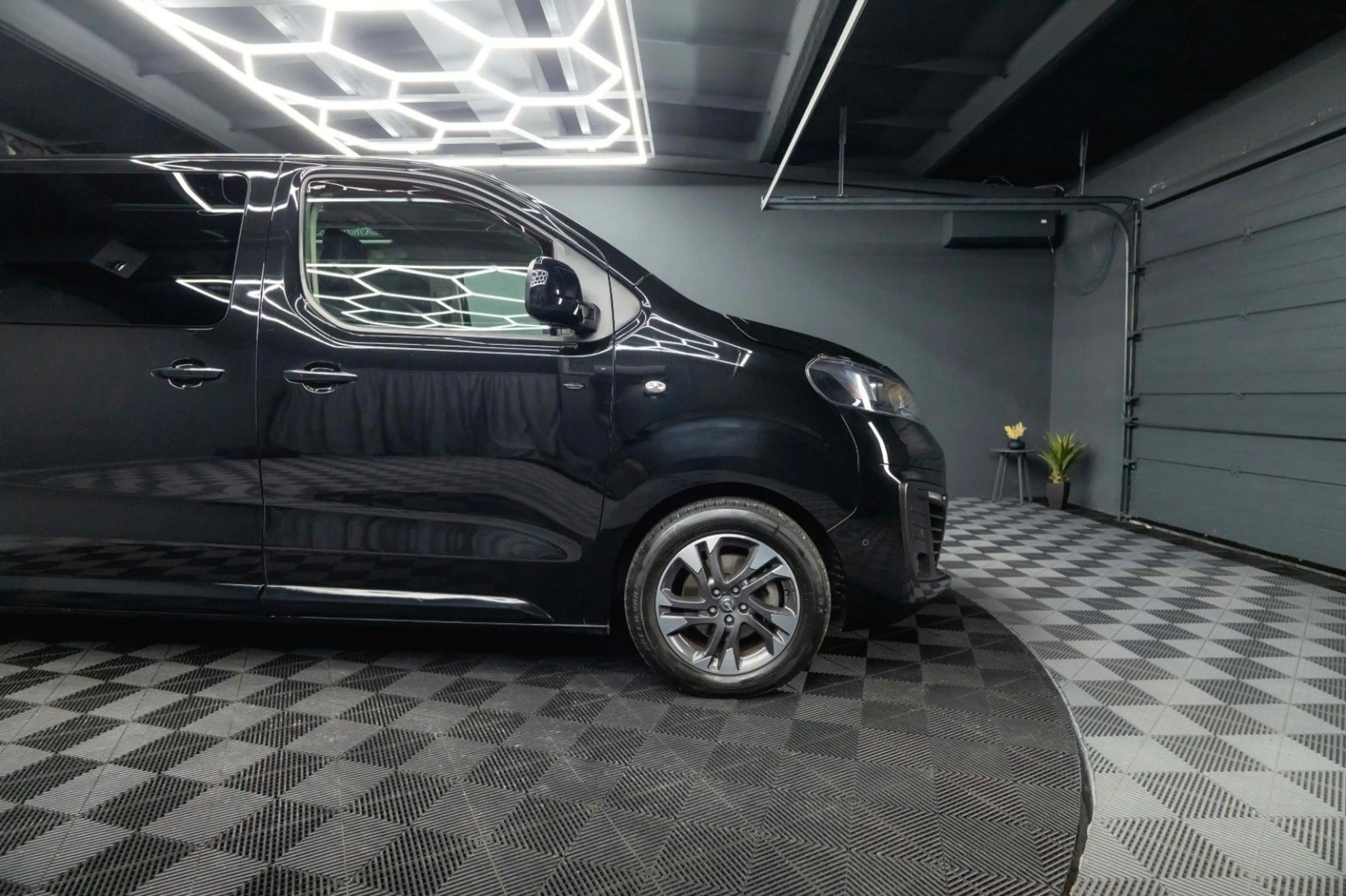 Opel Zafira Life Innovation L3 Black Edition *Pano* — photo 8