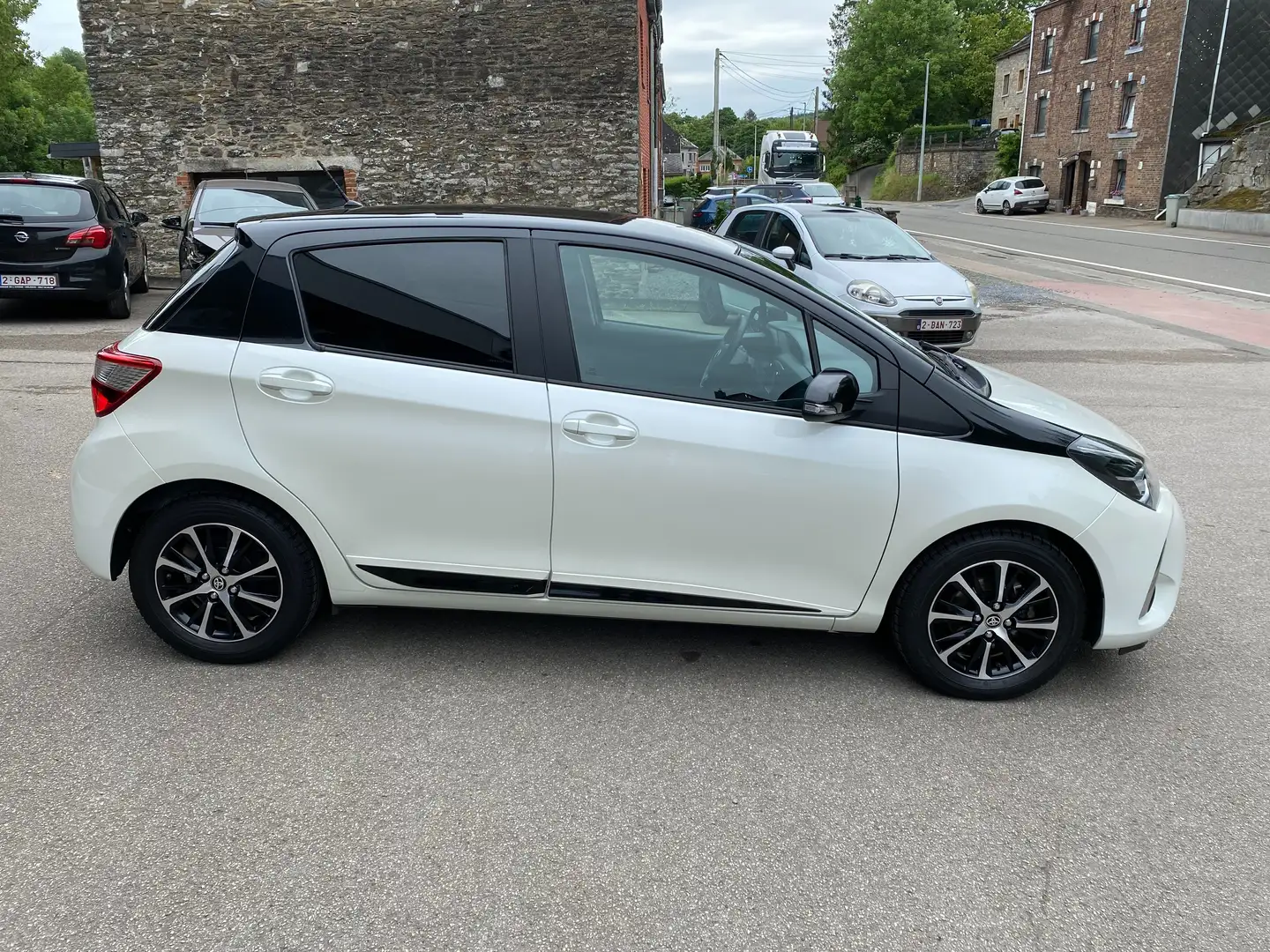 Toyota Yaris 1.0i VVT-i Two-Tone Blanc - 2