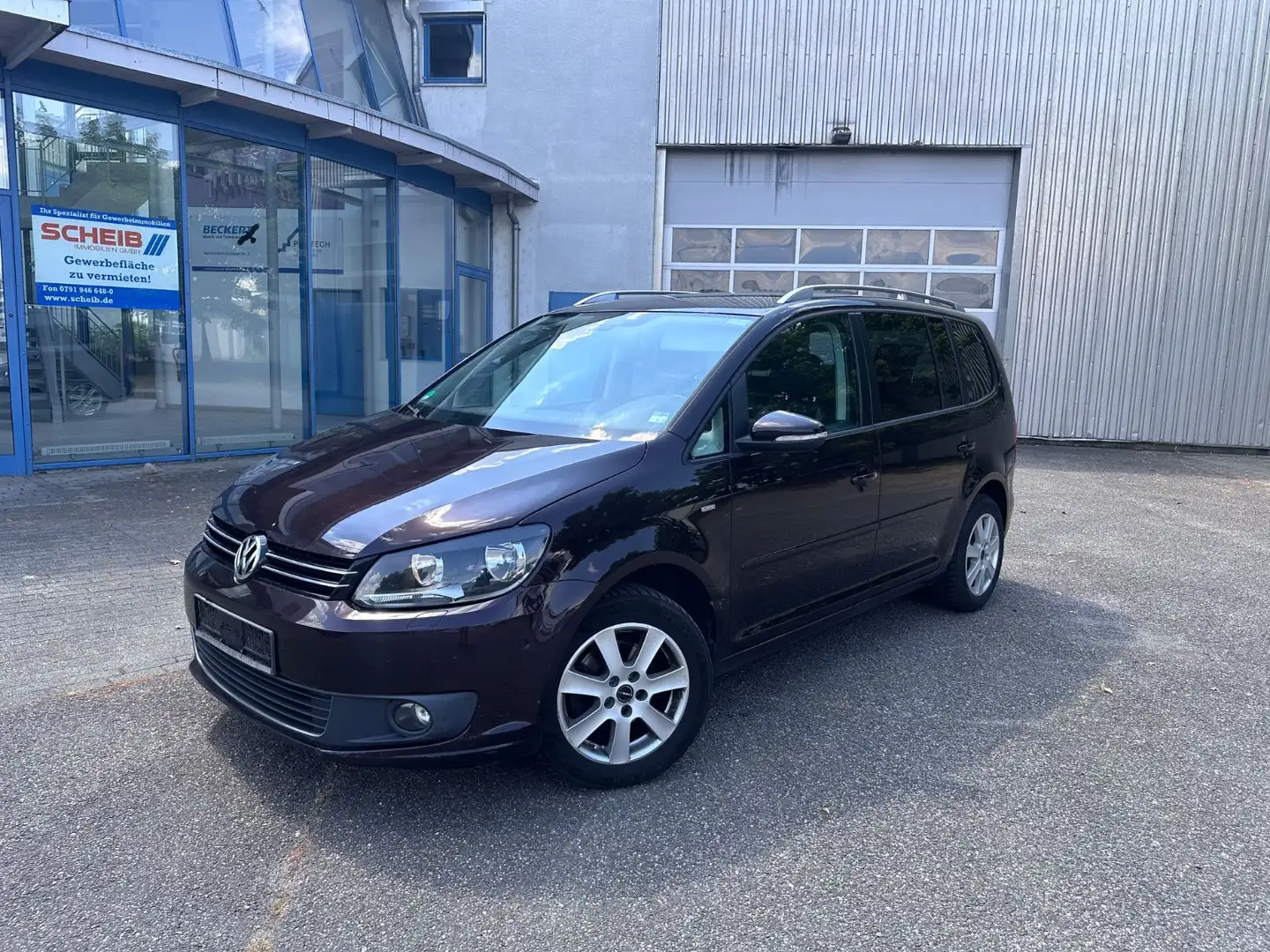 Volkswagen Touran 1.6 TDI Life / 7-Sitzer / Navi / SHZ / Nero - 2