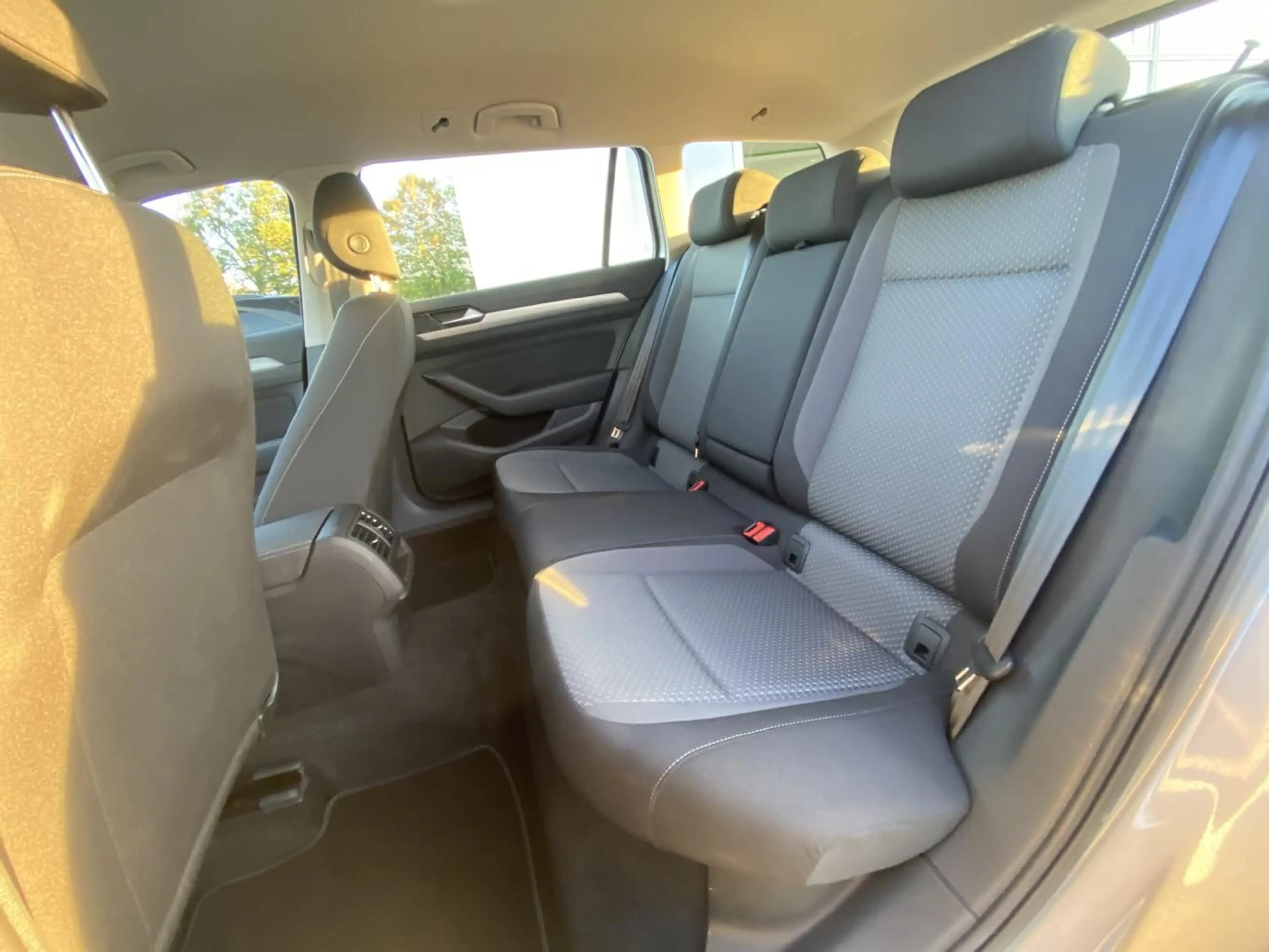 Volkswagen Passat Variant 1.5 TSI BUSINESS-PAKET+APP-CONNEC — photo 10