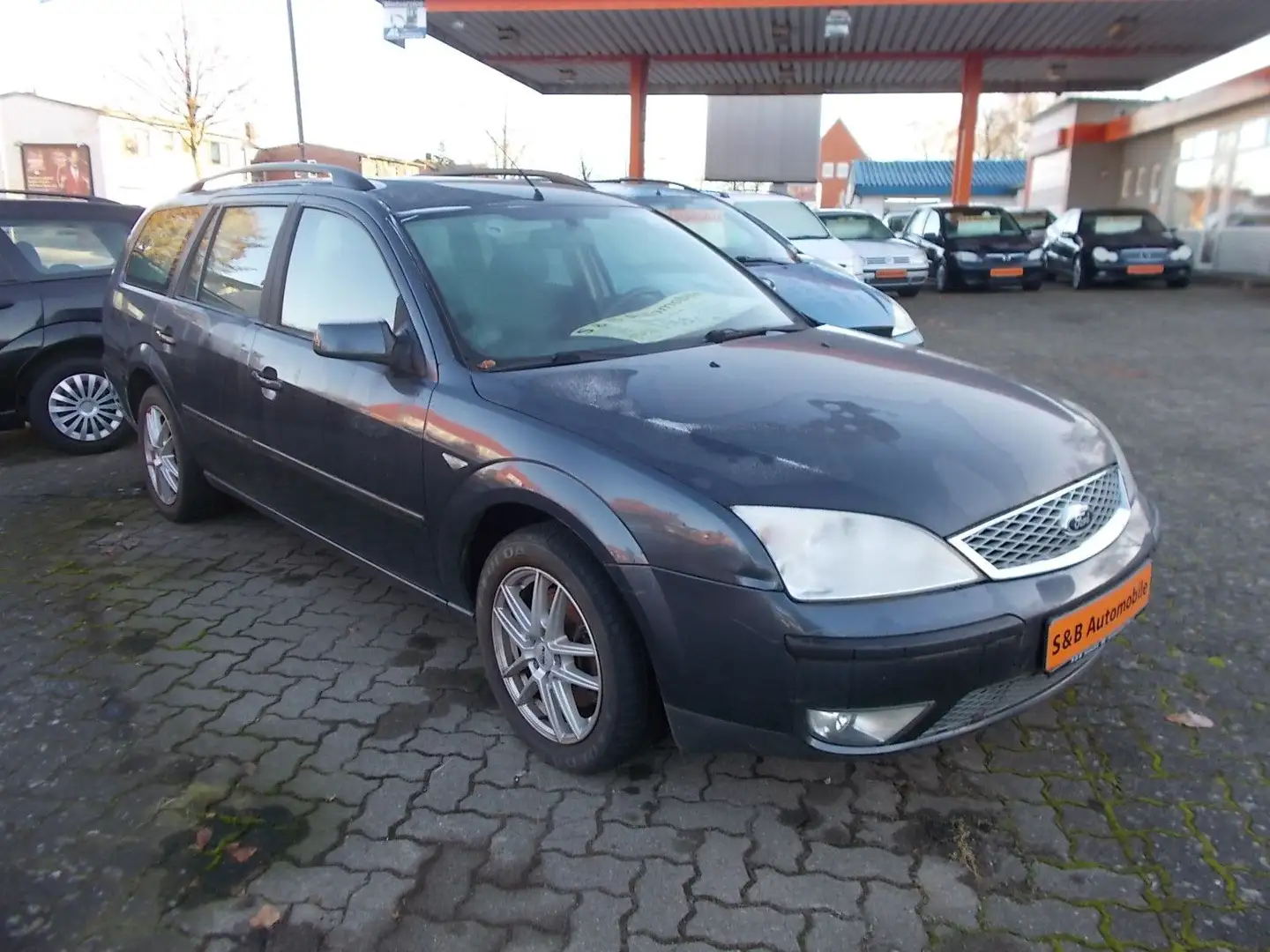 Ford Mondeo Turnier Trend TÜV NEU Gris - 2