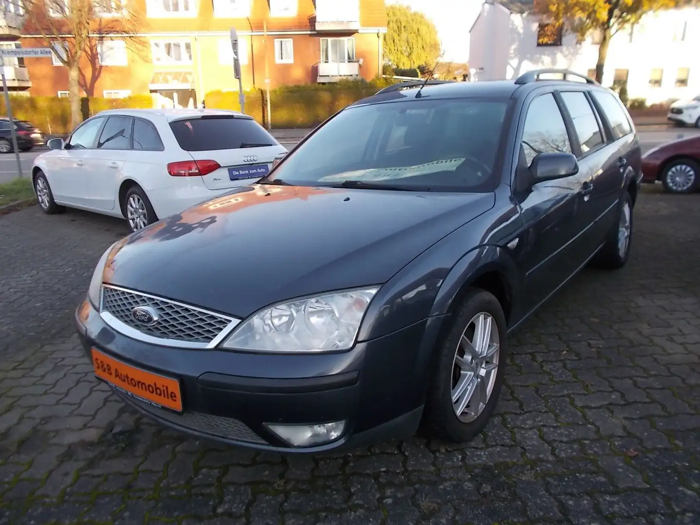 Ford Mondeo Turnier Trend TÜV NEU Gris - 1