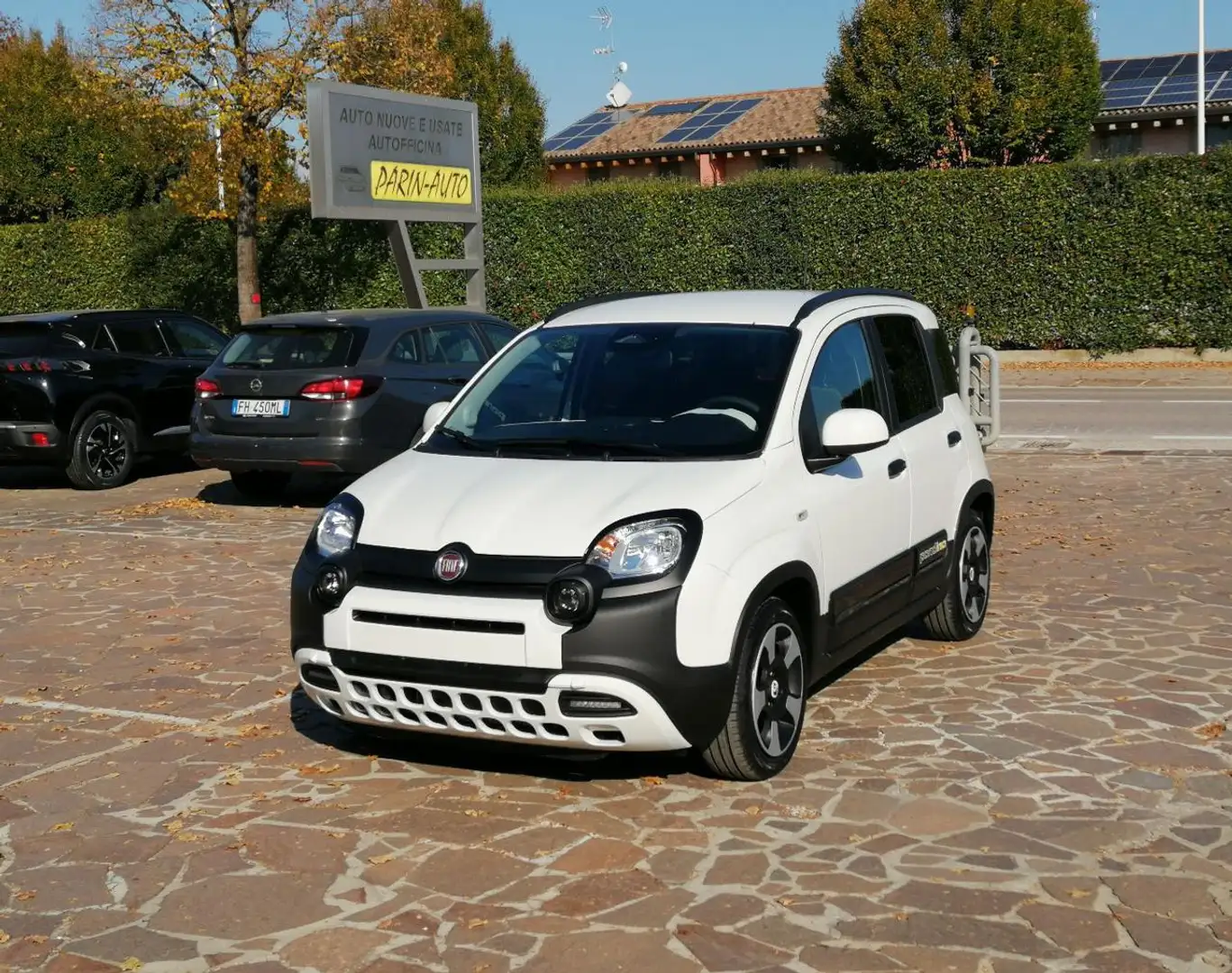 Fiat Panda 1.0 FireFly S&S Hybrid Pandina Cross Bianco - 1
