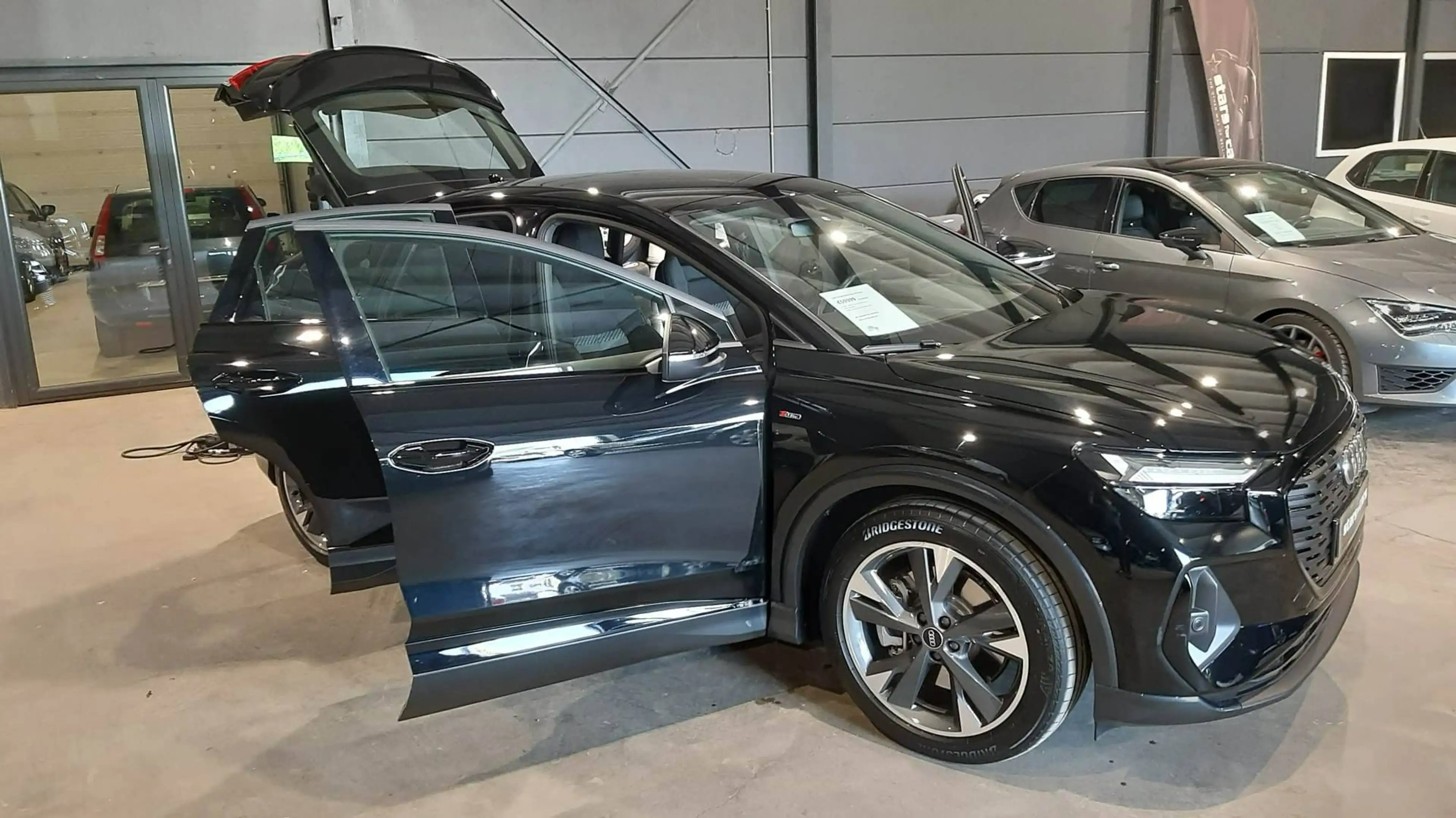 Audi Q4 e-tron e-Tron 82 kWh 40 S line Sportback Black Pack — photo 8