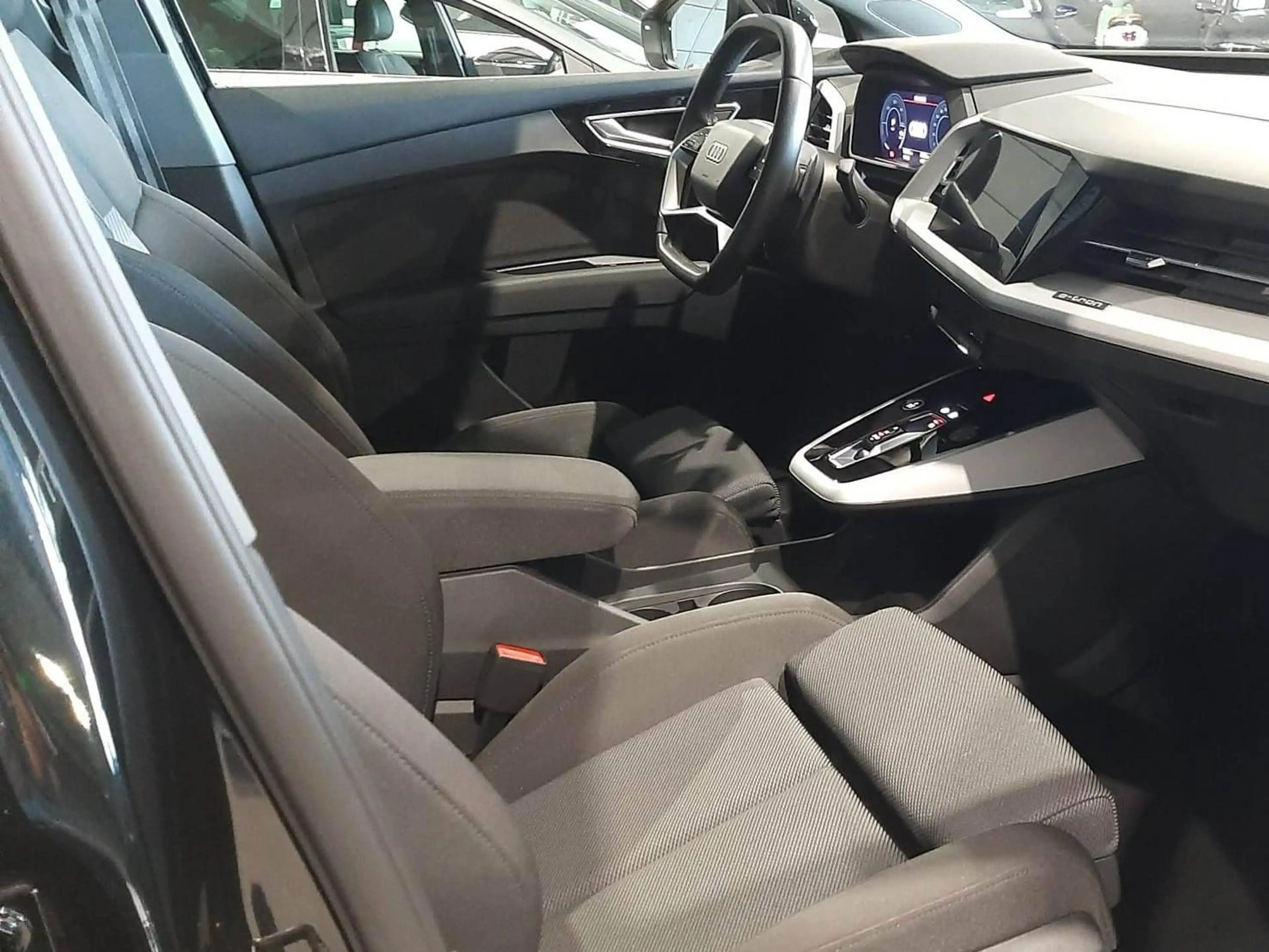 Audi Q4 e-tron e-Tron 82 kWh 40 S line Sportback Black Pack — photo 12