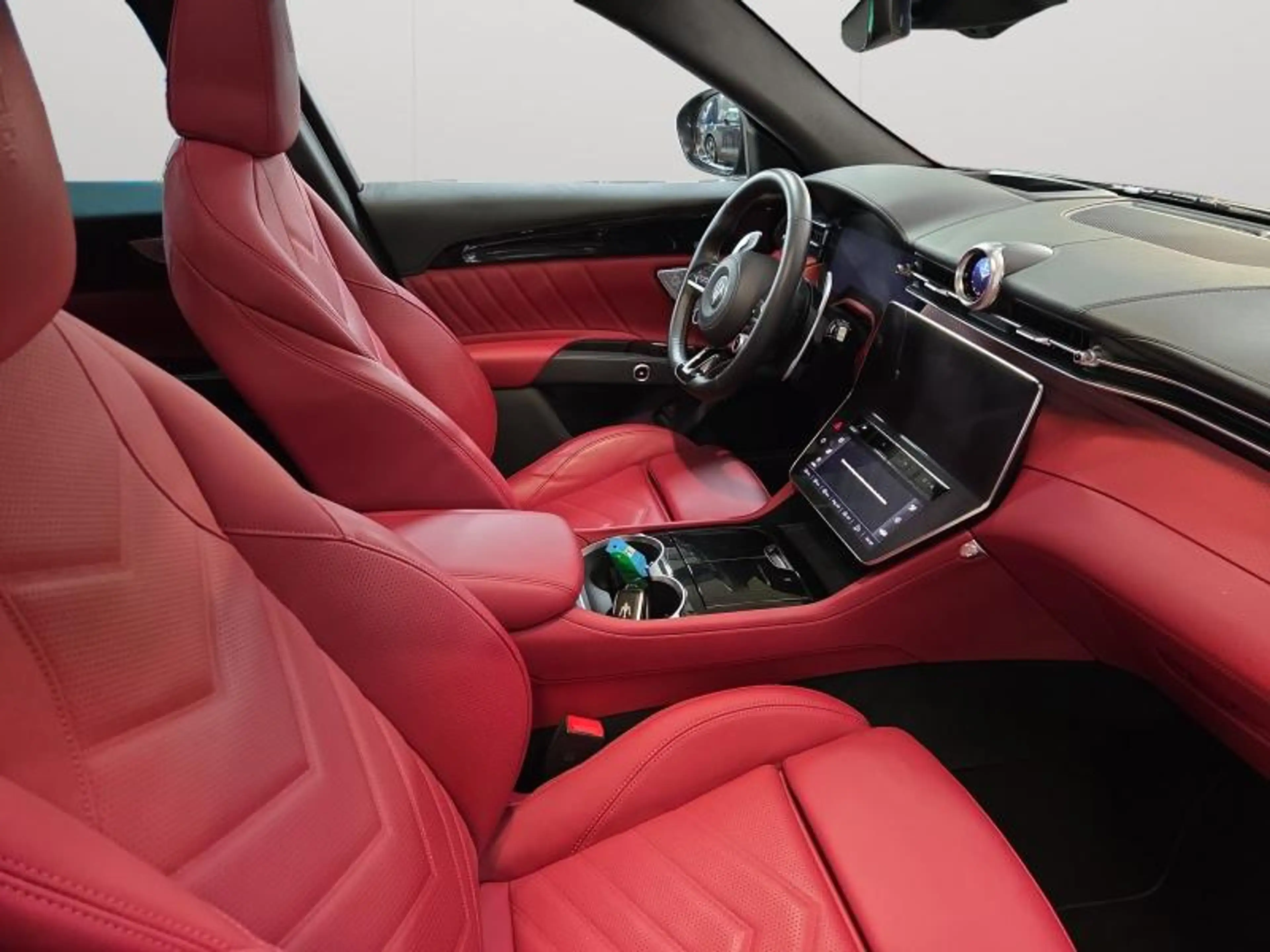 Maserati Grecale Modena 2.0 Turbo MHEV AWD / Essence — photo 10
