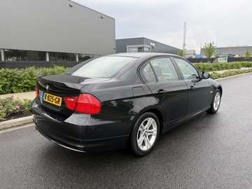 BMW 3-Serie 2.0 I 318 2010 Zwart