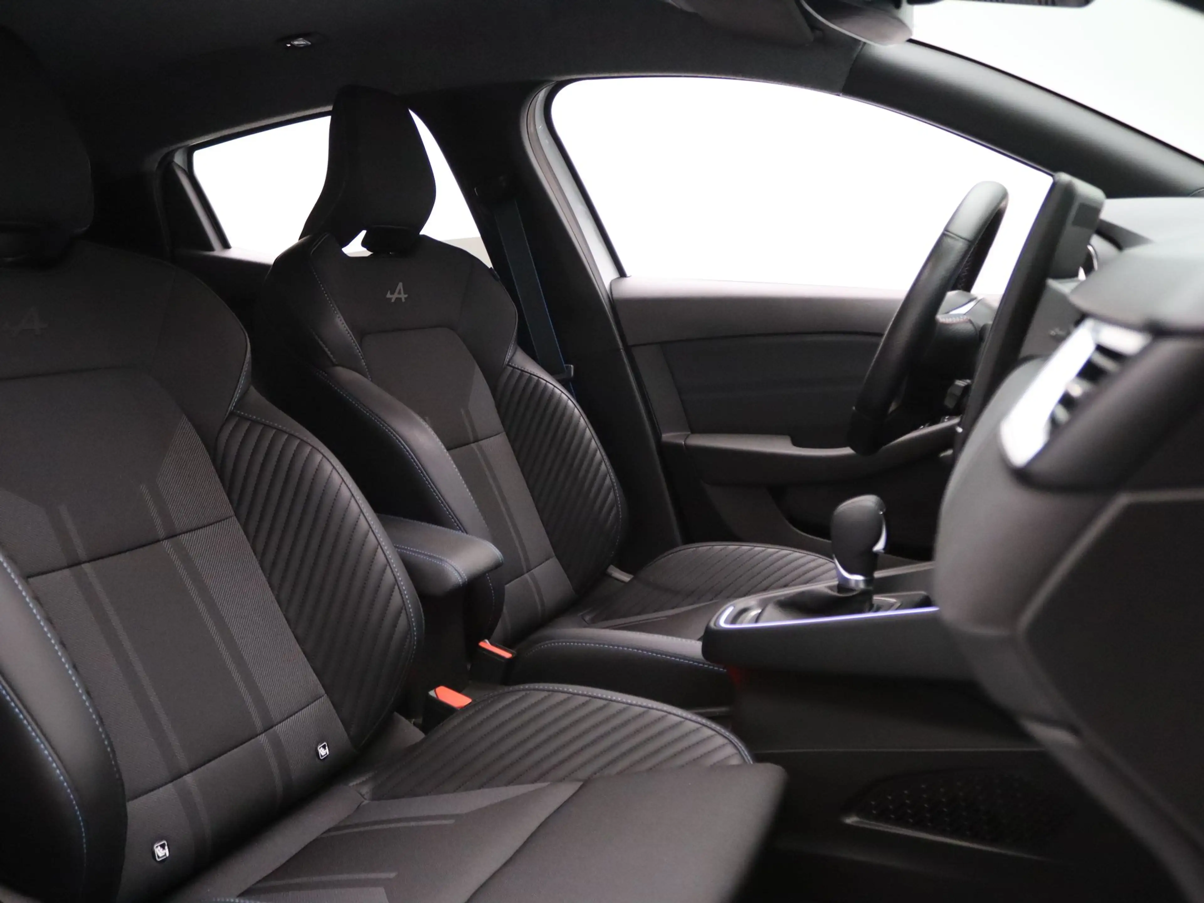 Renault Clio 145pk E-Tech Full Hybrid esprit Alpine Apple Carpl — photo 33