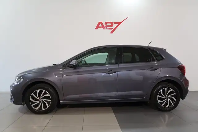 Volkswagen Polo view 3