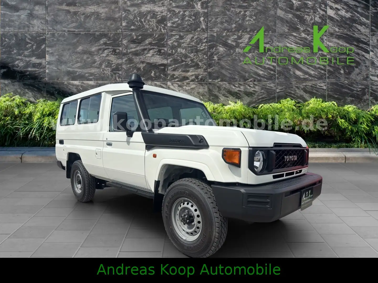 Toyota Land Cruiser GRJ 78 4,0i V6 STD 40th 2x90 SOFORT Blanc - 2