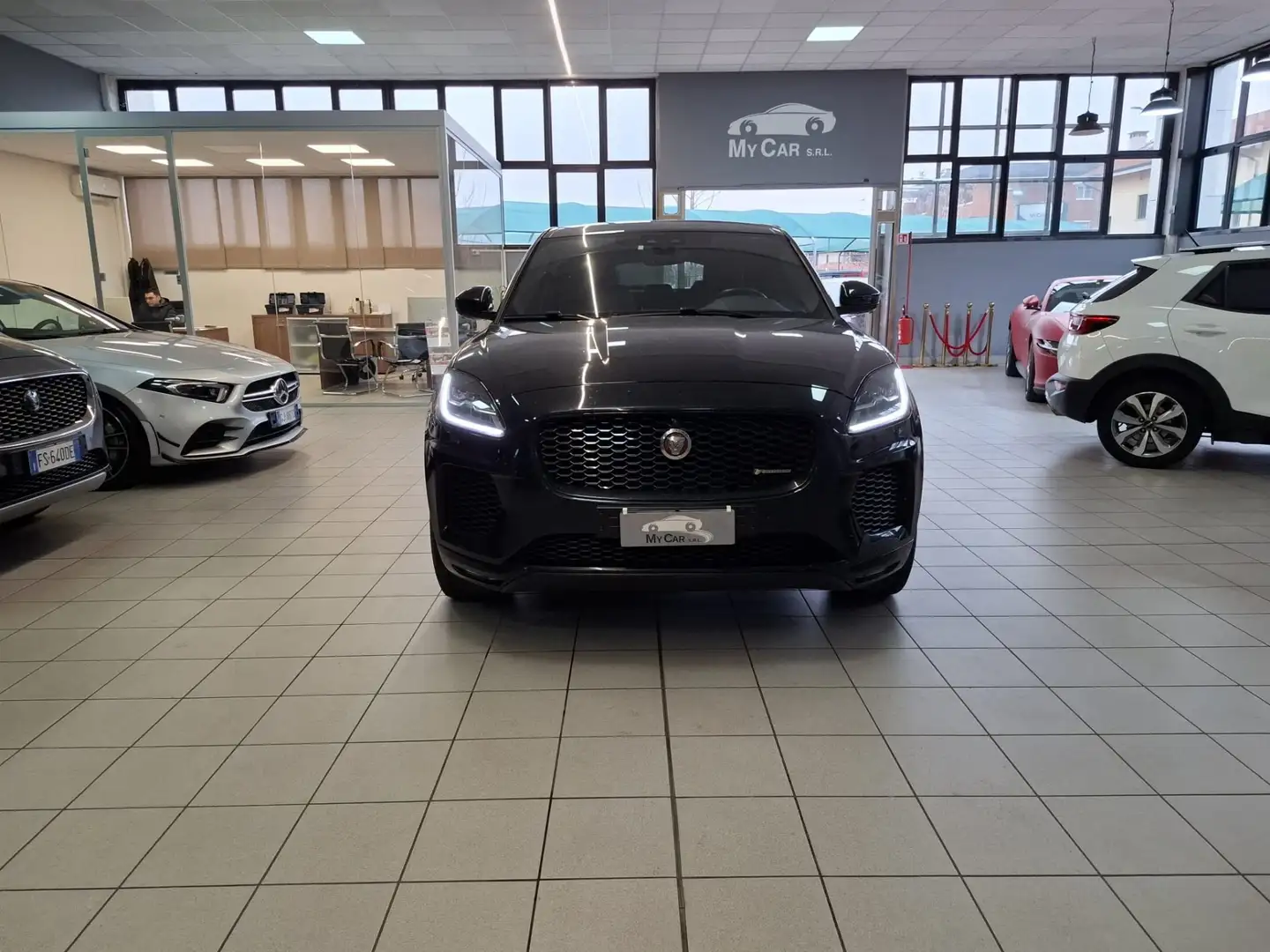 Jaguar E-Pace R-Dynamic Diesel Automatica - 2