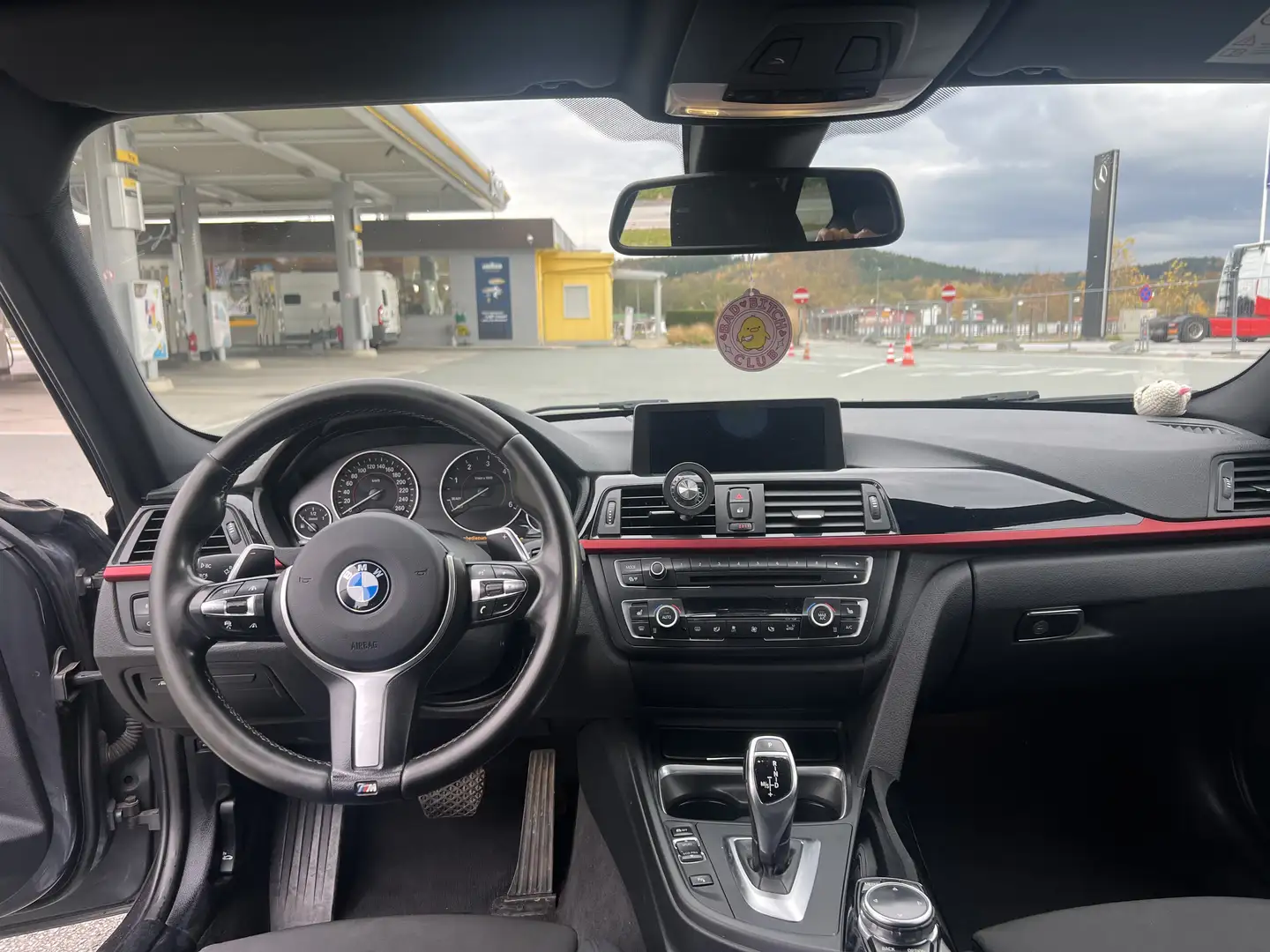 BMW 330 BMW 3er-Reihe F31 330xD Kombi / Family Van - 2