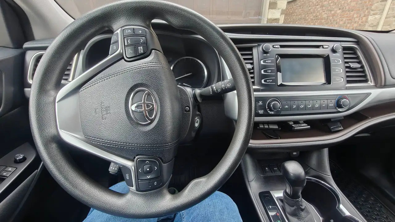 Toyota Highlander снимка Toyota Highlander
