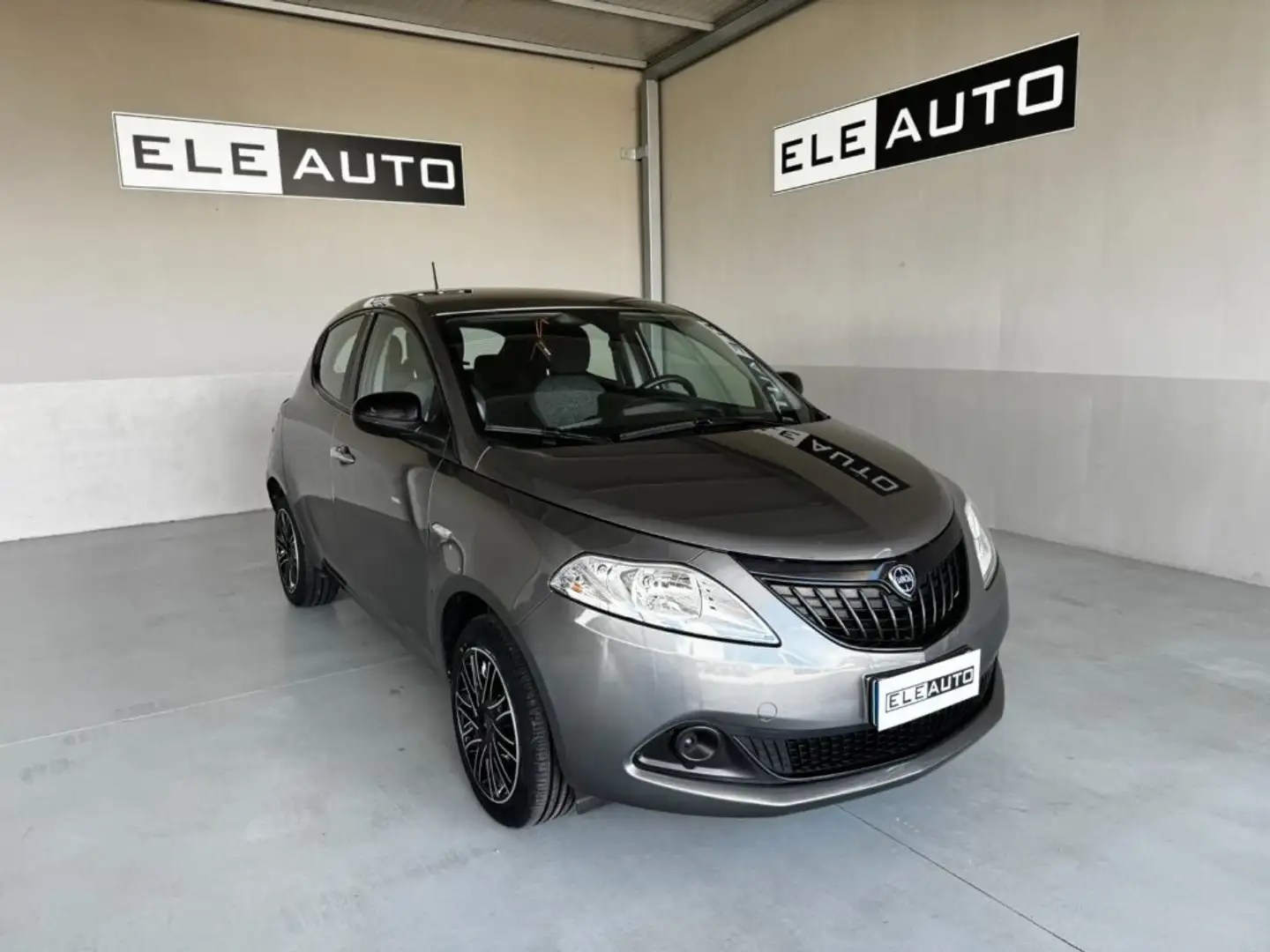 Lancia Ypsilon 1.0 FireFly S&S Hybrid Silver Plus Grigio - 1