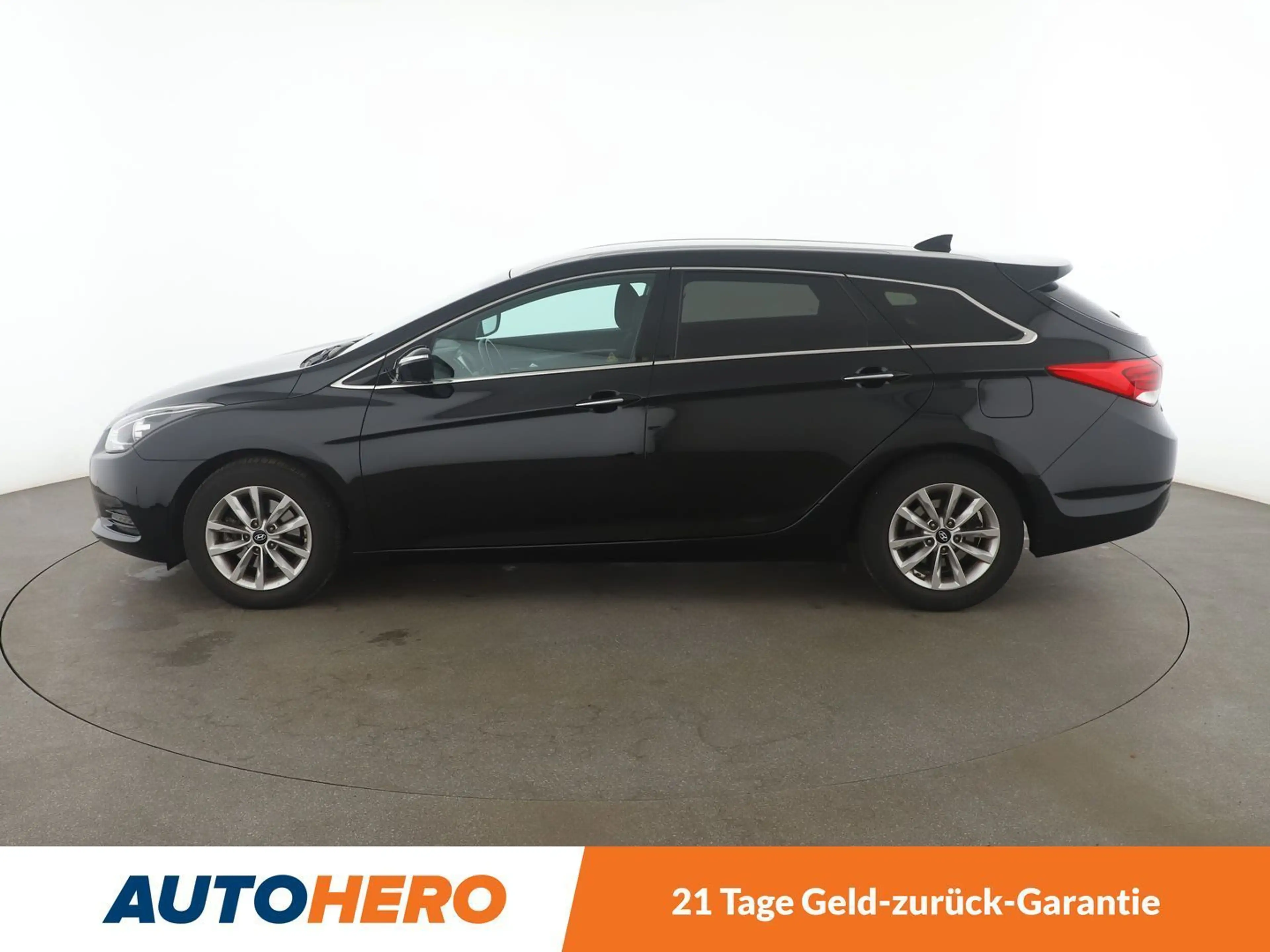 Hyundai i40 1.6 Trend Blue*NAVI*TEMPO*CAM*PDC*SHZ*KLIMA* — photo 3