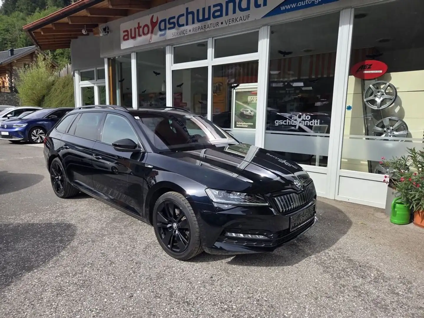 Skoda Superb SportLine iV Plug-in Hybrid Schwarz - 1