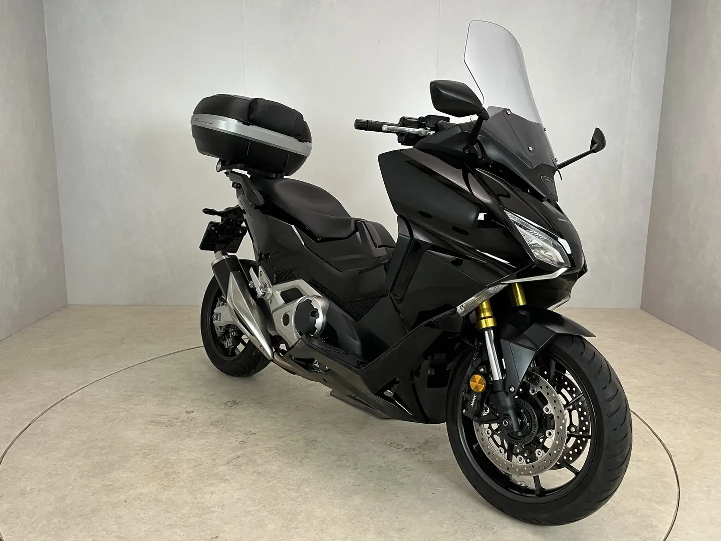 Honda Forza 750 Zwart - 2