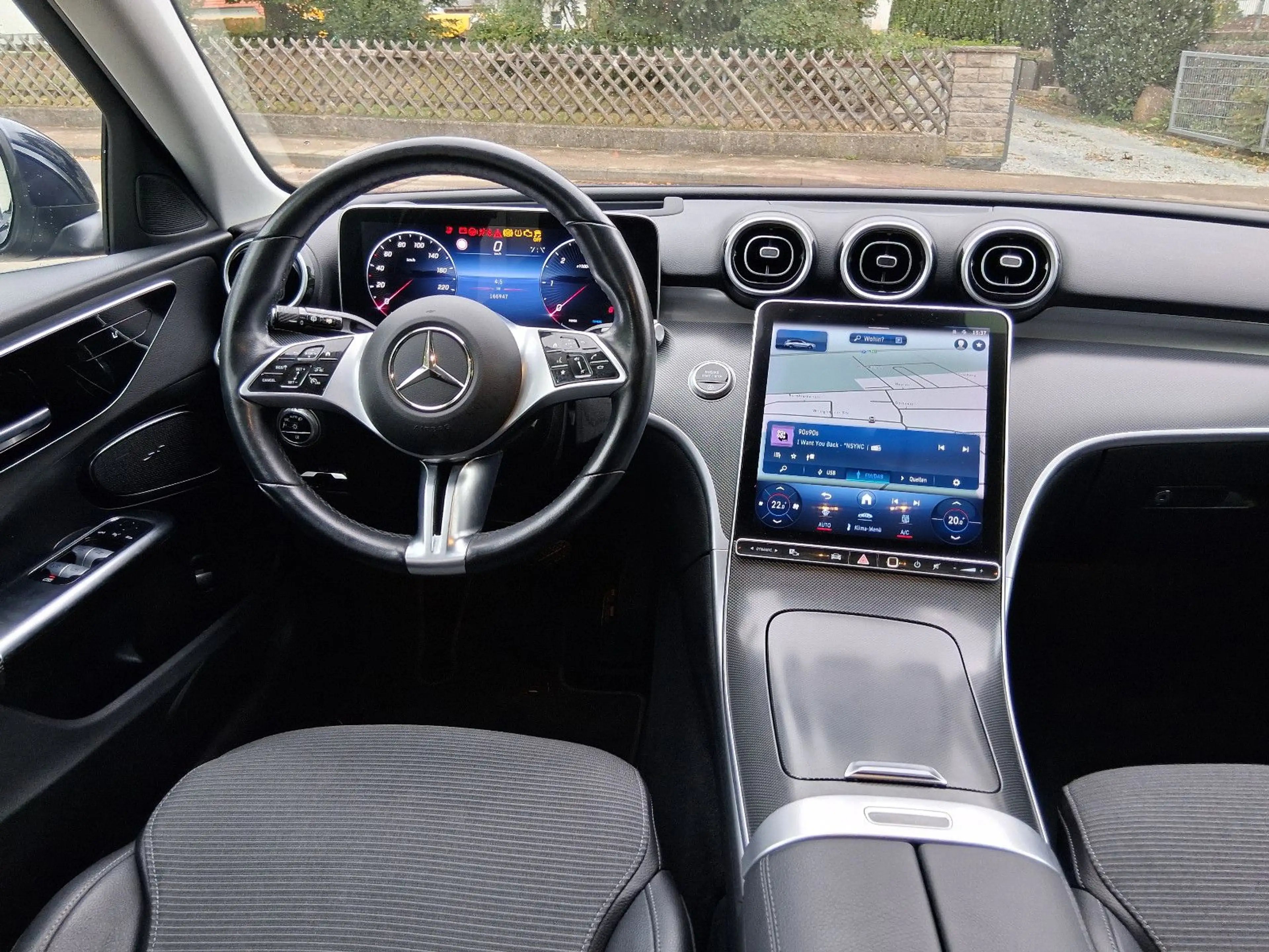 Mercedes-Benz C 220 d T Modell AVANTGARDE mit Distronic, LED — photo 6