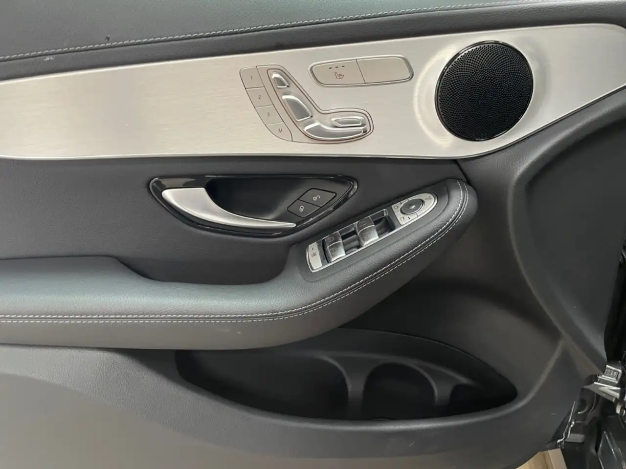 Mercedes-Benz GLC 220 d 4matic Exclusive+MBUX+Cam+LED+Navi+AUT 16
