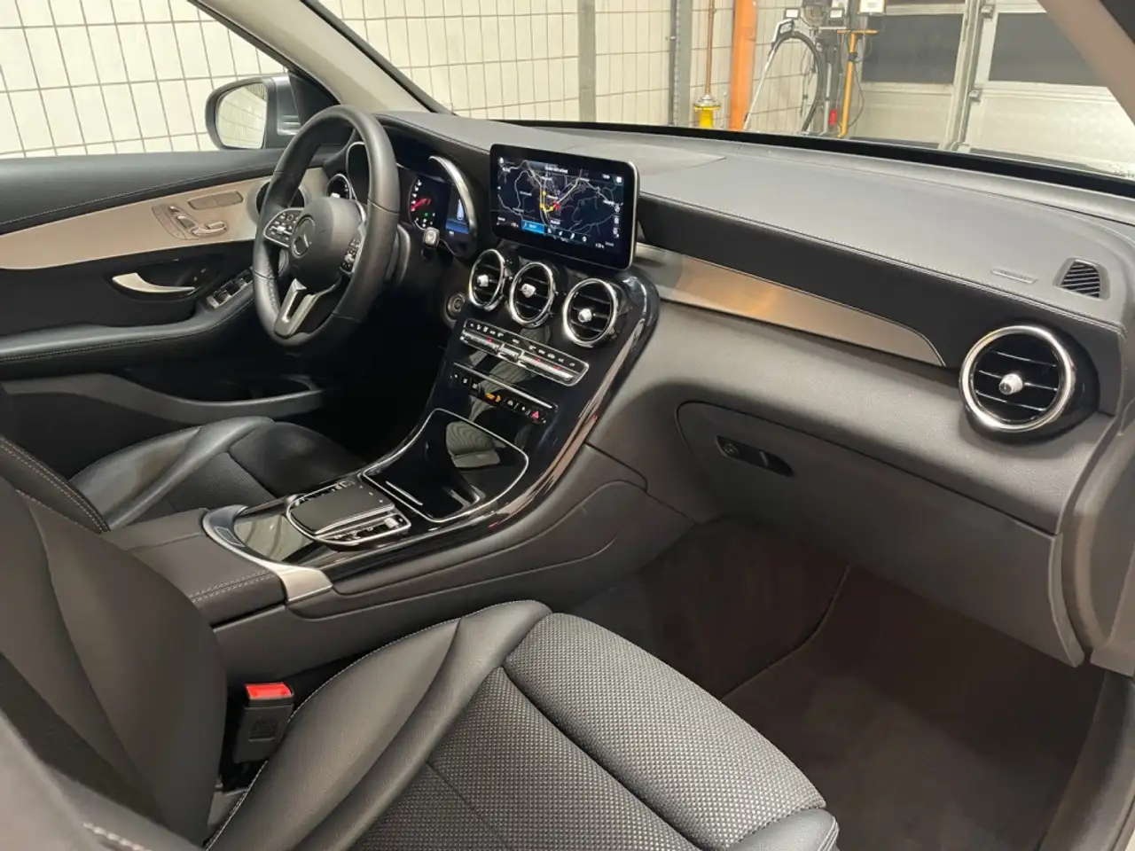 Mercedes-Benz GLC 220 d 4matic Exclusive+MBUX+Cam+LED+Navi+AUT 17