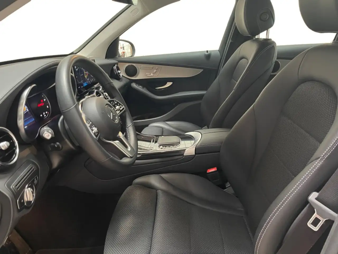 Mercedes-Benz GLC 220 d 4matic Exclusive+MBUX+Cam+LED+Navi+AUT 6