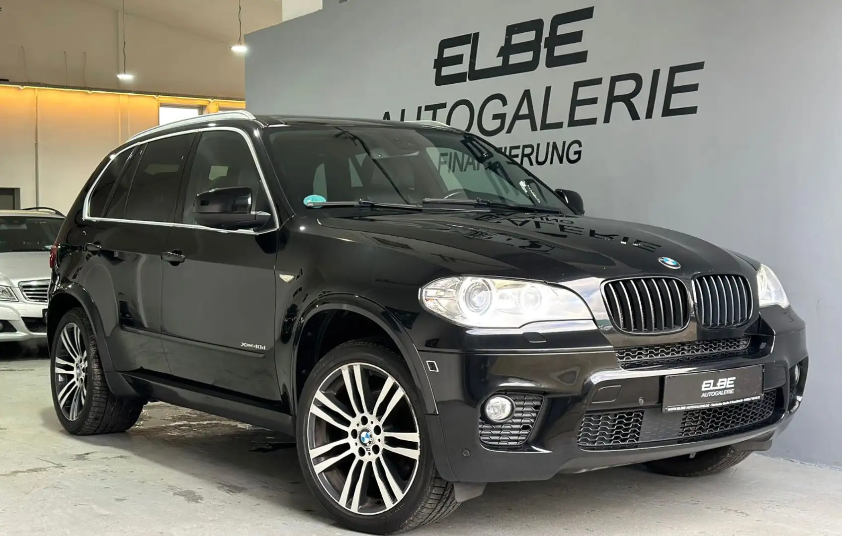 BMW X5 xDrive40d Steptronic M-Sport Edition Voll Schwarz - 1