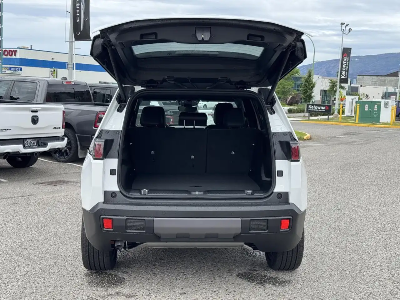Jeep Cherokee снимка Jeep Cherokee