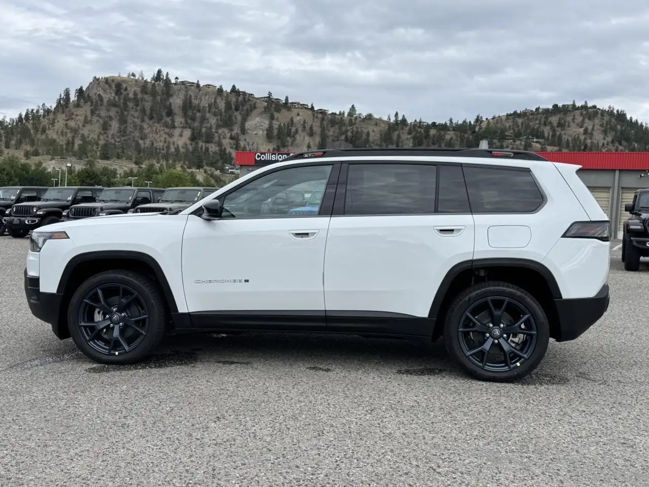 Jeep Cherokee снимка Jeep Cherokee
