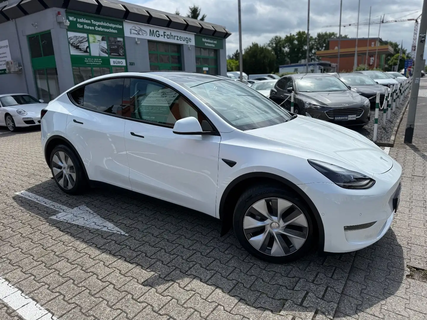 Tesla Model Y Long Range  AWD 1-HD LEDER WEIß TOP Weiß - 2