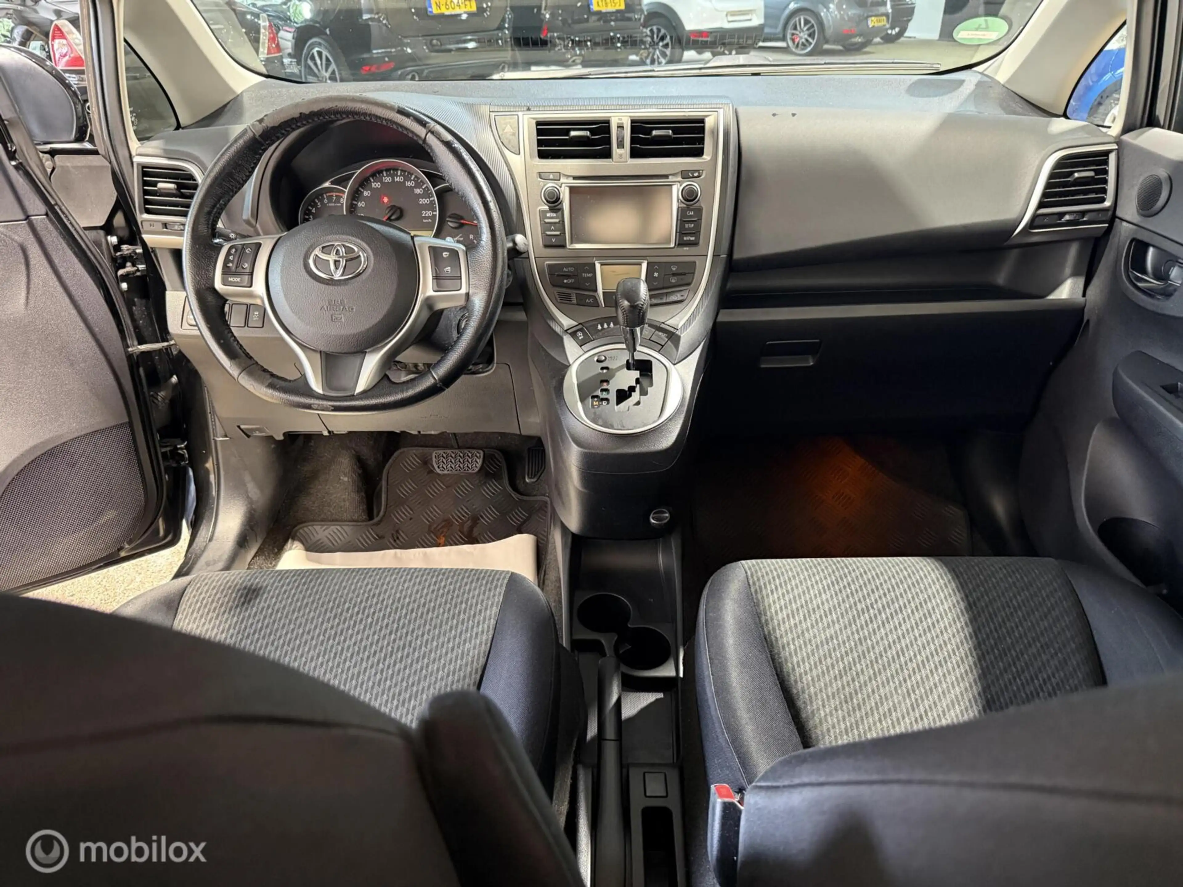 Toyota Verso-S 1.3 VVT-i Aspiration AUT/CLIMA/CAMERA/APK/NAP — photo 7