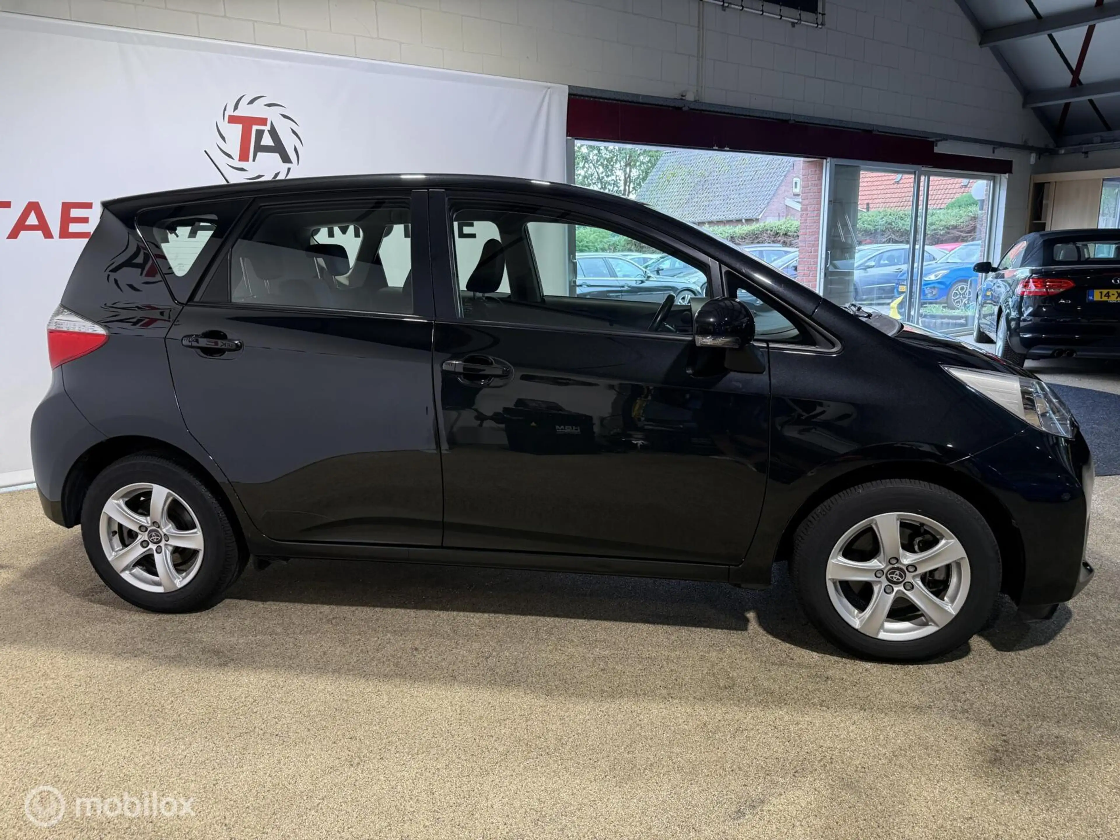 Toyota Verso-S 1.3 VVT-i Aspiration AUT/CLIMA/CAMERA/APK/NAP — photo 17