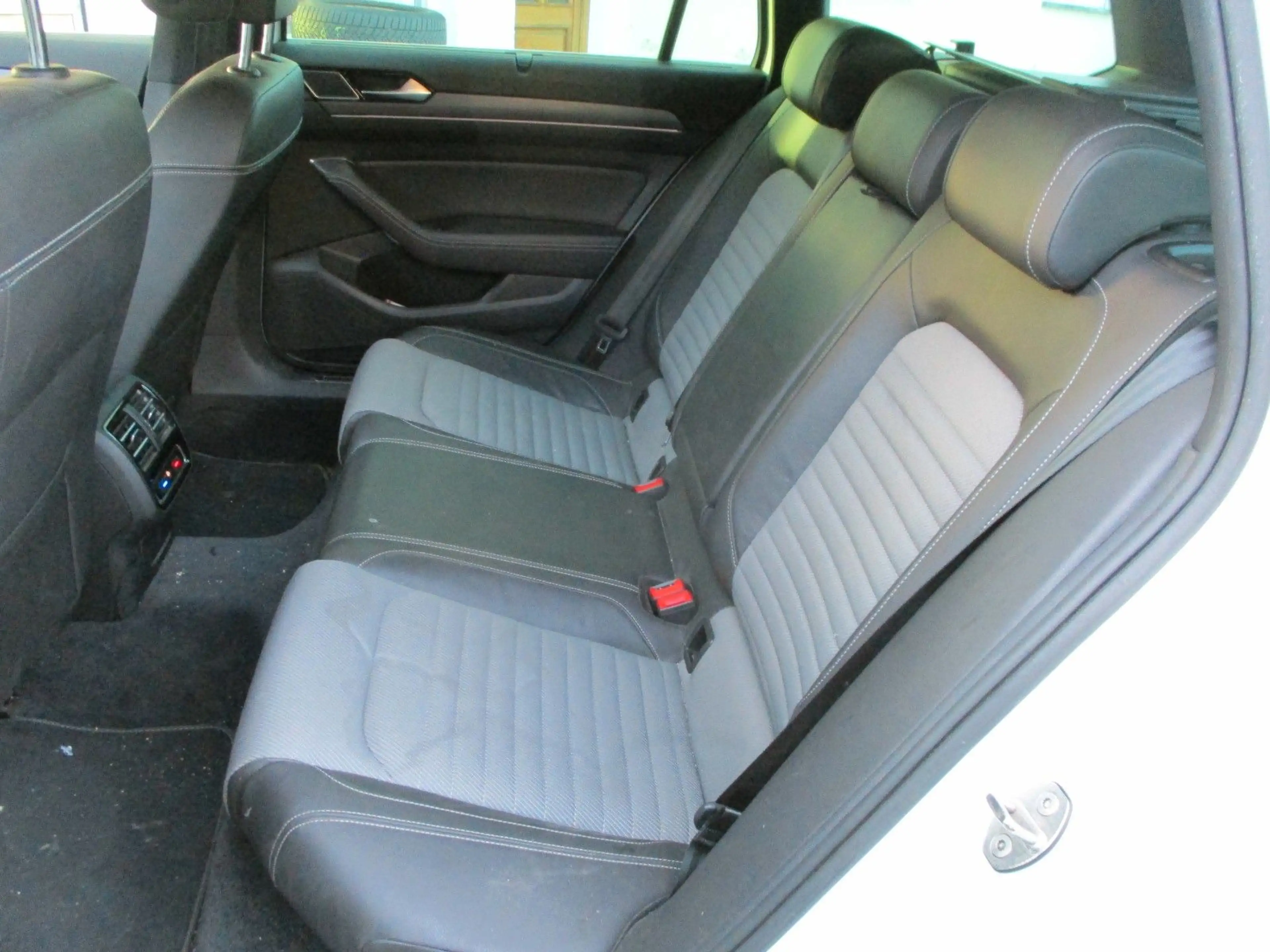 Volkswagen Passat Variant Passat R-Line Comfortline Unfallfrei 1 Hand DSG — photo 20