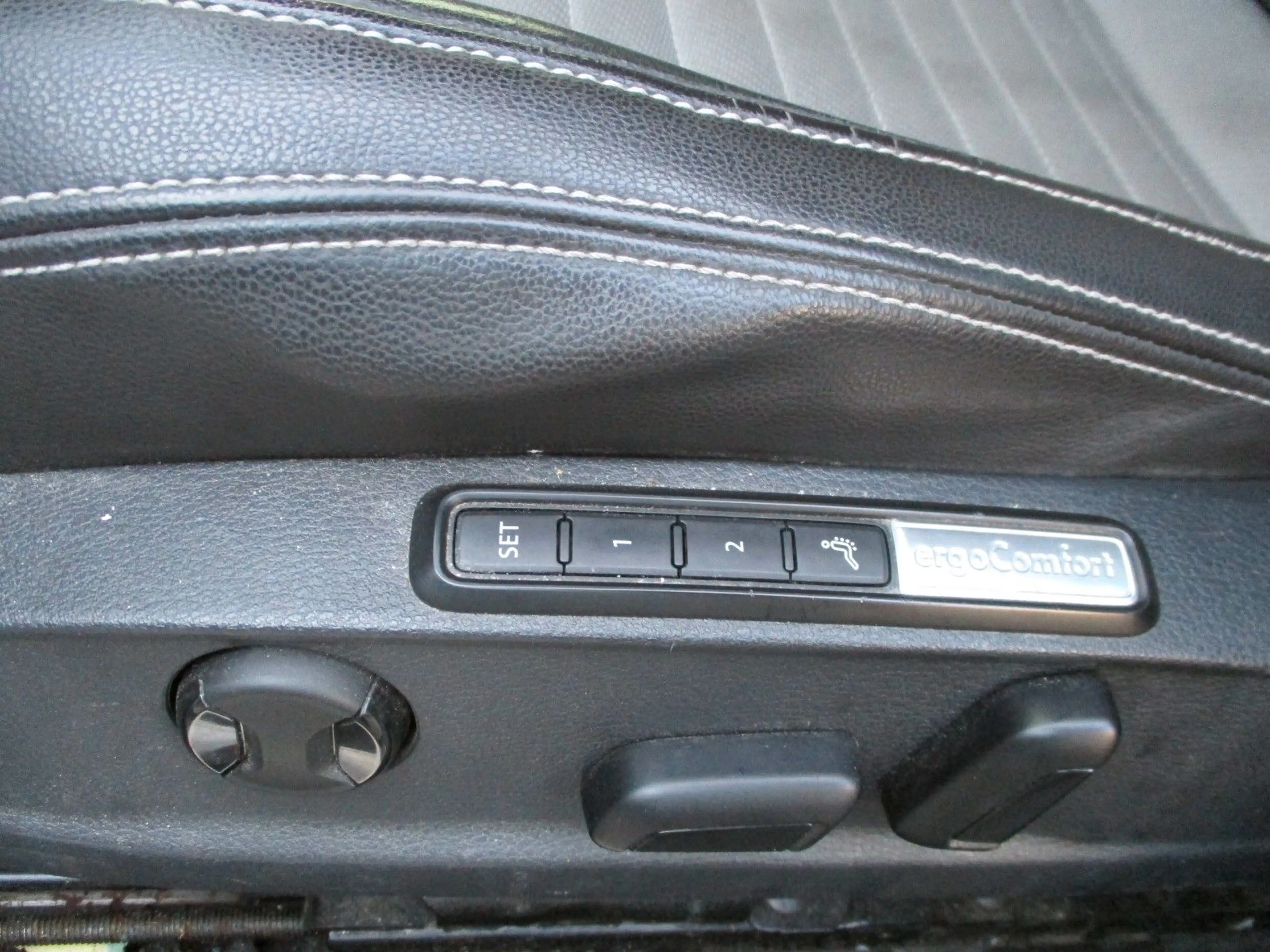 Volkswagen Passat Variant Passat R-Line Comfortline Unfallfrei 1 Hand DSG — photo 14