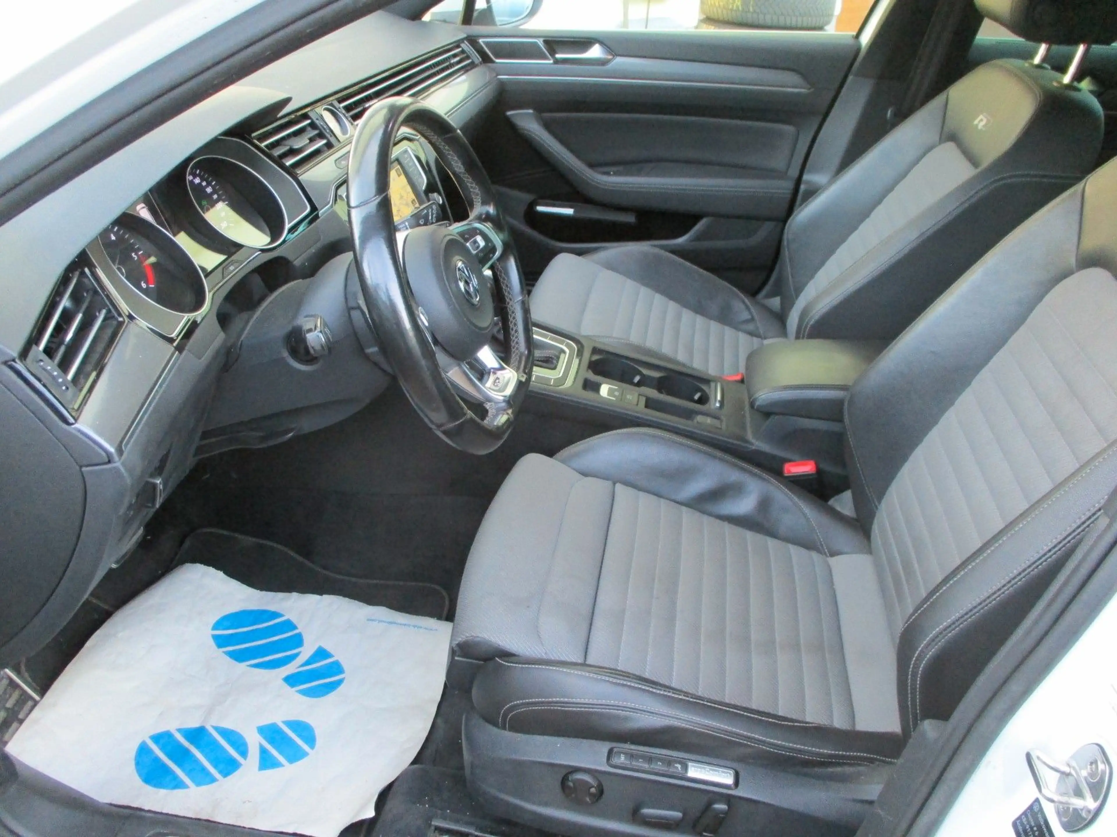 Volkswagen Passat Variant Passat R-Line Comfortline Unfallfrei 1 Hand DSG — photo 12