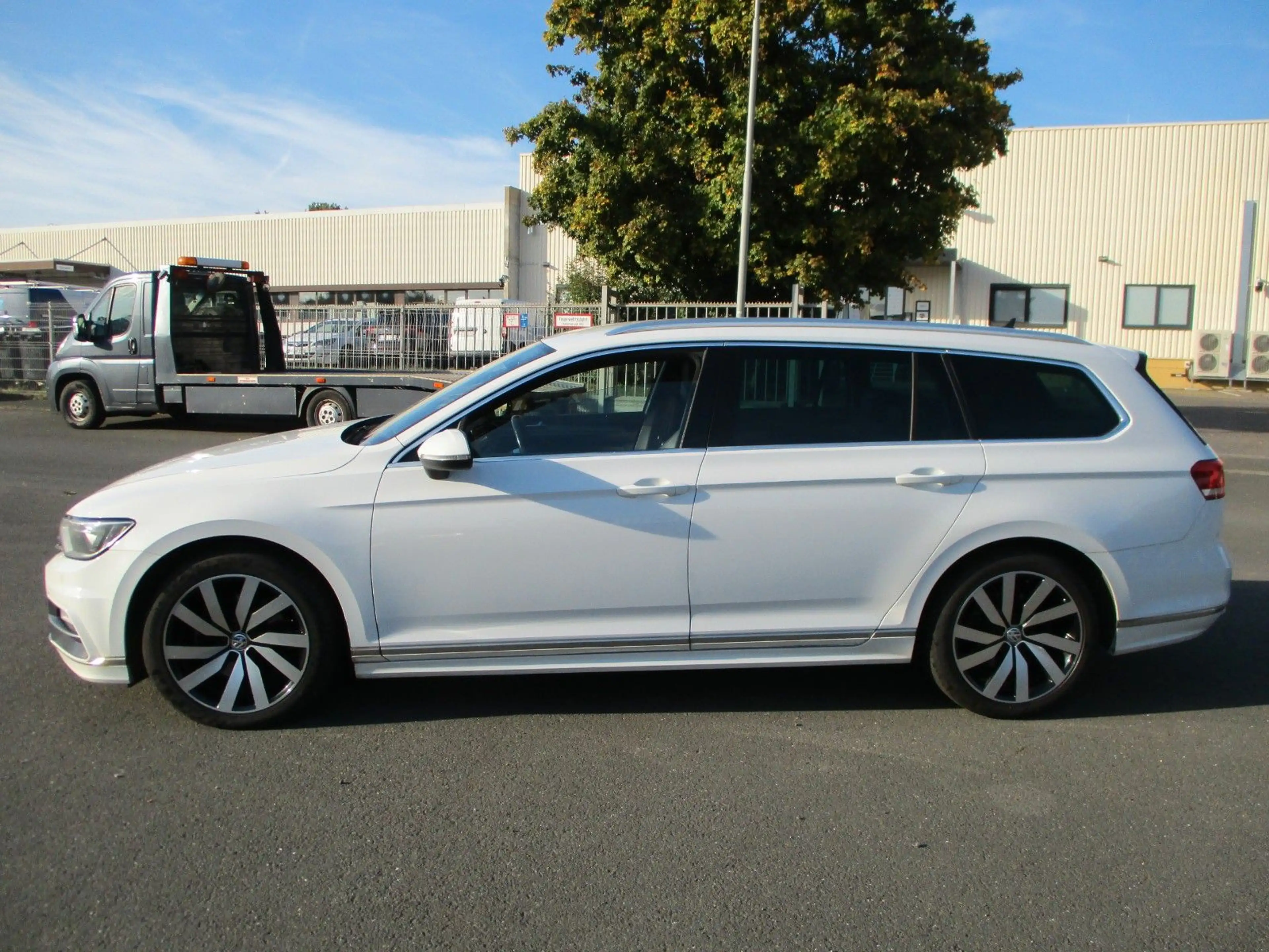 Volkswagen Passat Variant Passat R-Line Comfortline Unfallfrei 1 Hand DSG — photo 2