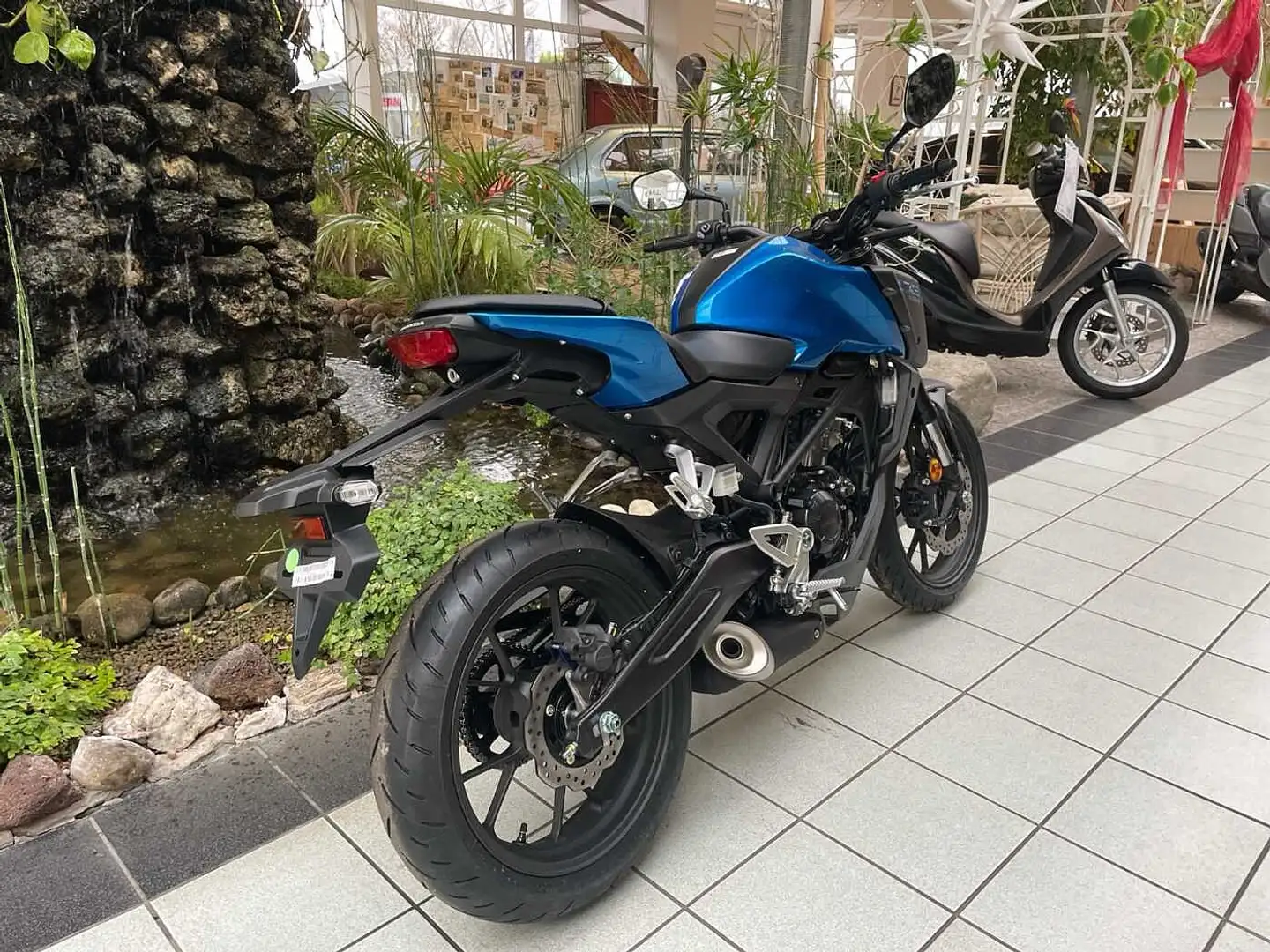 Honda CB 125 R 2025  6 Jahre Garantie Bleu - 2