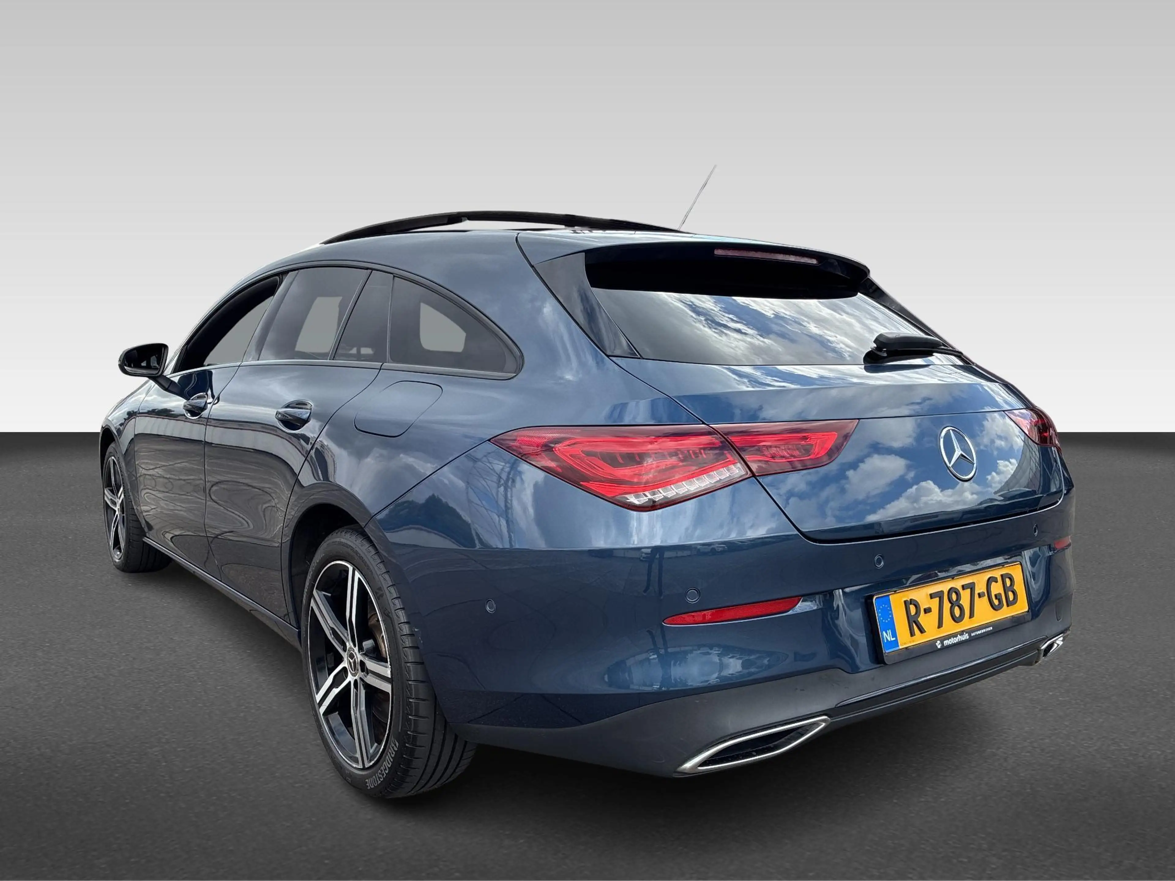 Mercedes-Benz CLA 250 Shooting Brake e Luxury Line | Achteruitrijcamera — photo 3
