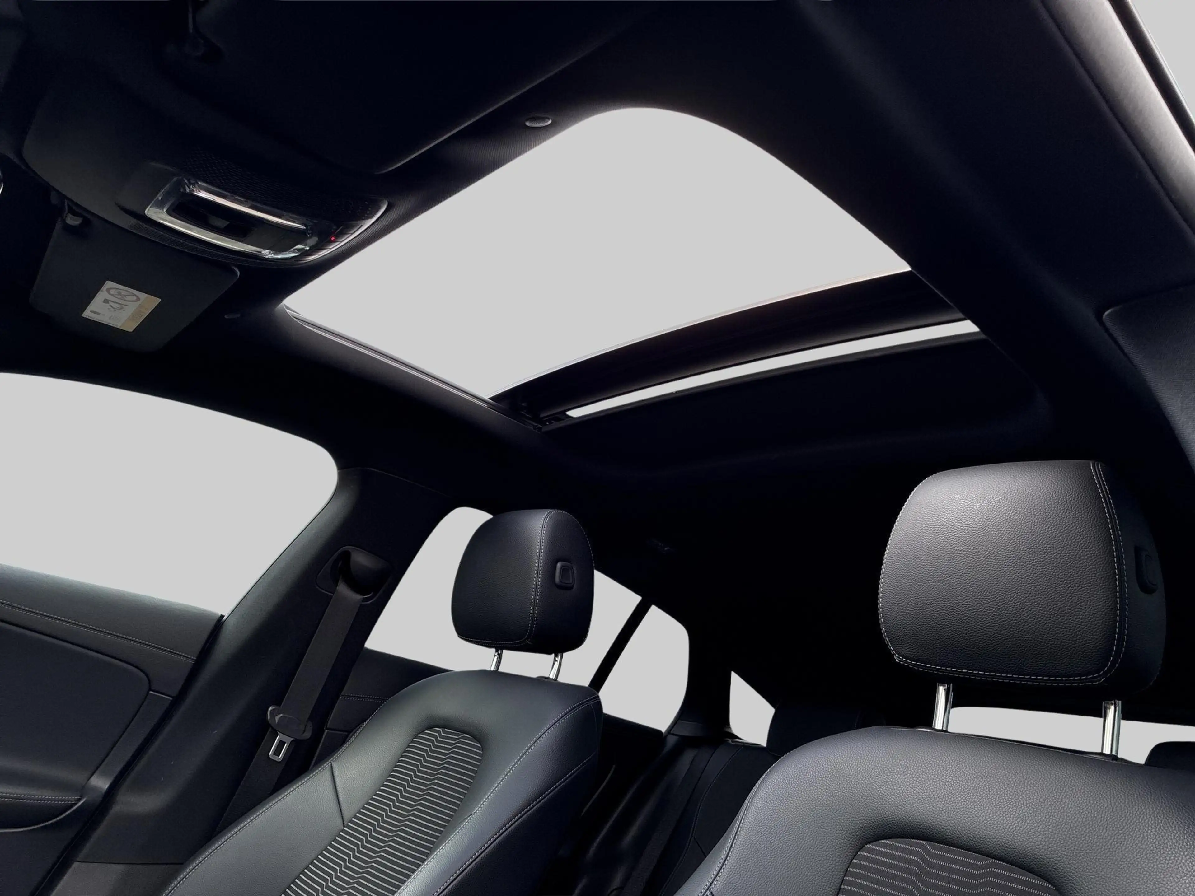 Mercedes-Benz CLA 250 Shooting Brake e Luxury Line | Achteruitrijcamera — photo 10