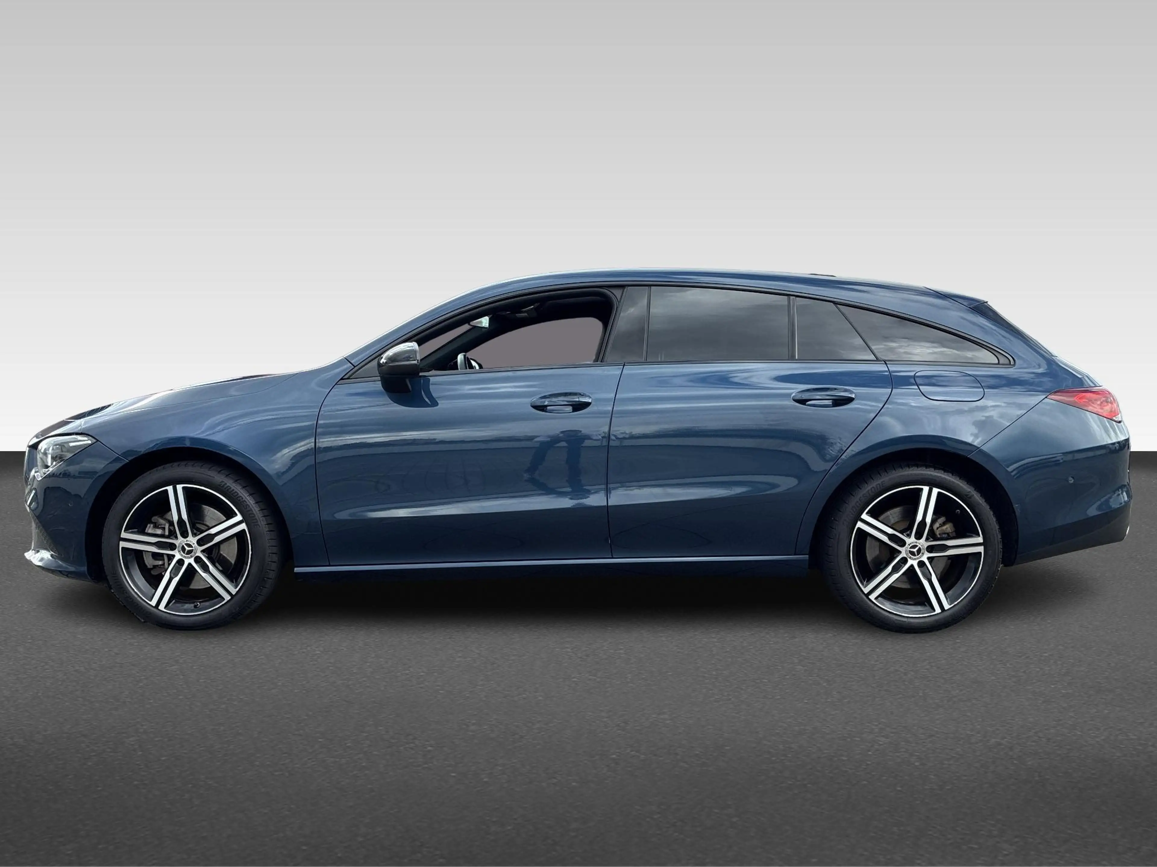 Mercedes-Benz CLA 250 Shooting Brake e Luxury Line | Achteruitrijcamera — photo 2