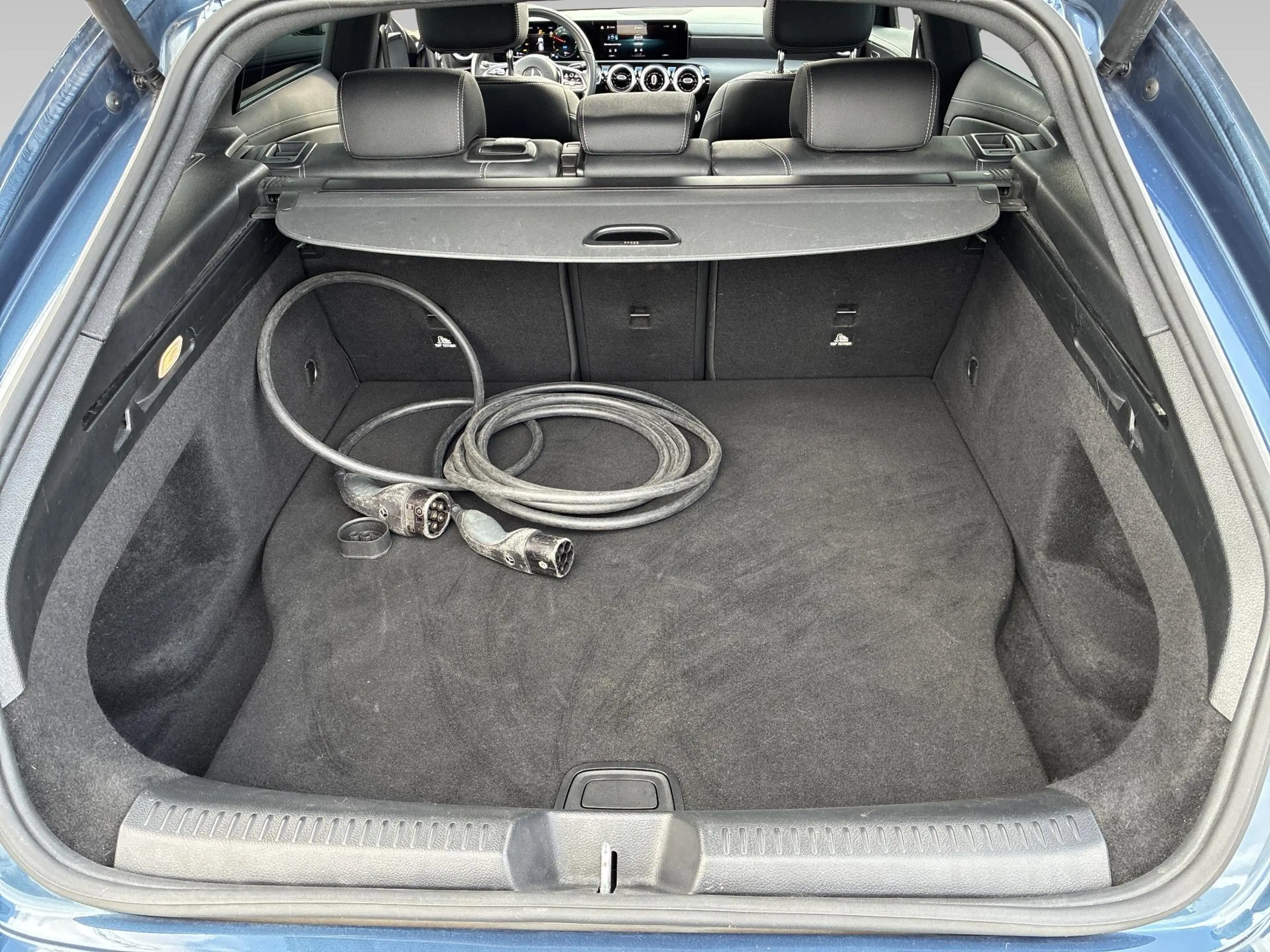 Mercedes-Benz CLA 250 Shooting Brake e Luxury Line | Achteruitrijcamera — photo 8