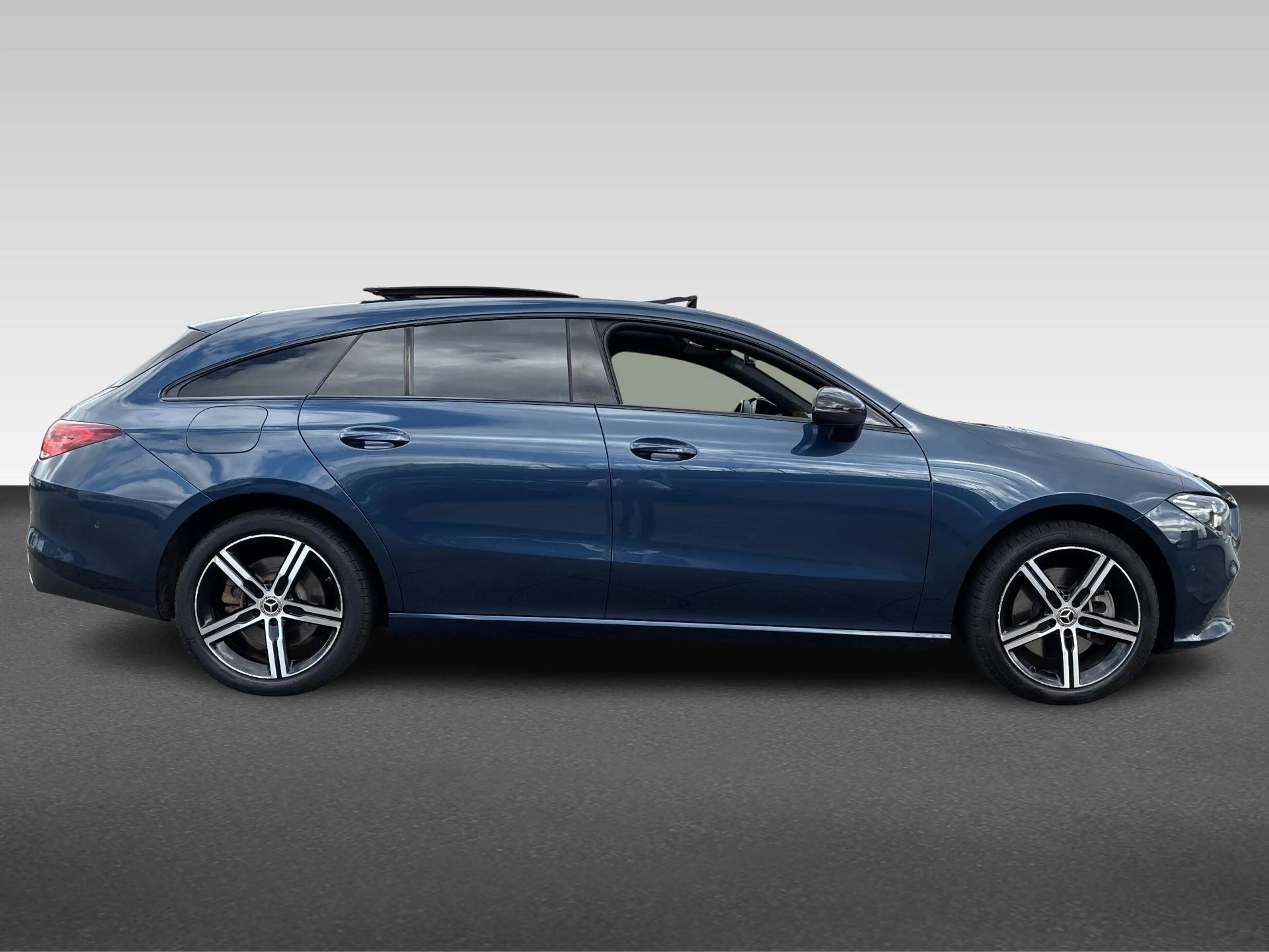 Mercedes-Benz CLA 250 Shooting Brake e Luxury Line | Achteruitrijcamera — photo 6